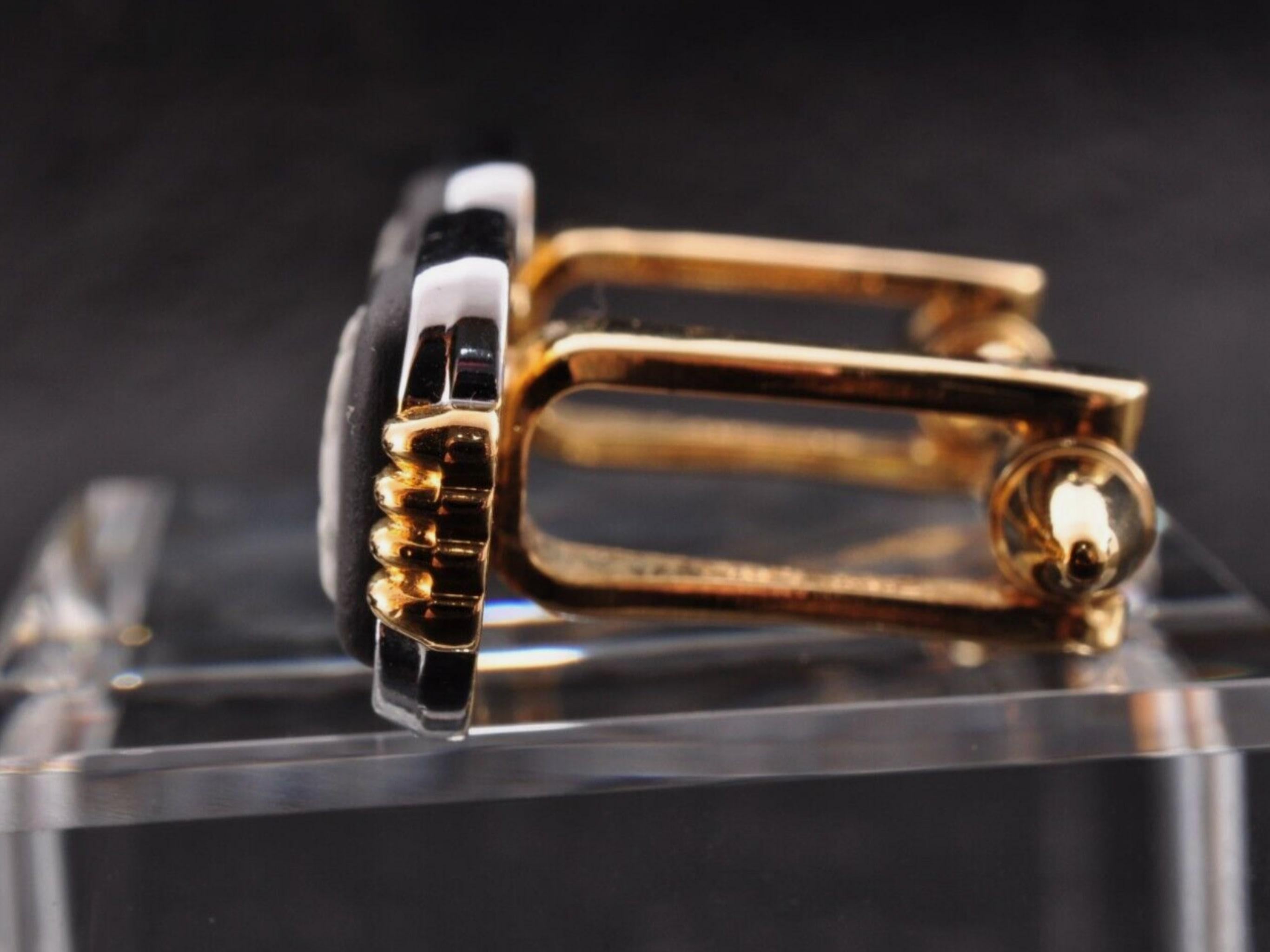 Antique Cushion Cut Vintage Royal British “Wedgwood” Jasper ware Gold Pate Cufflinks Circa 1980 For Sale
