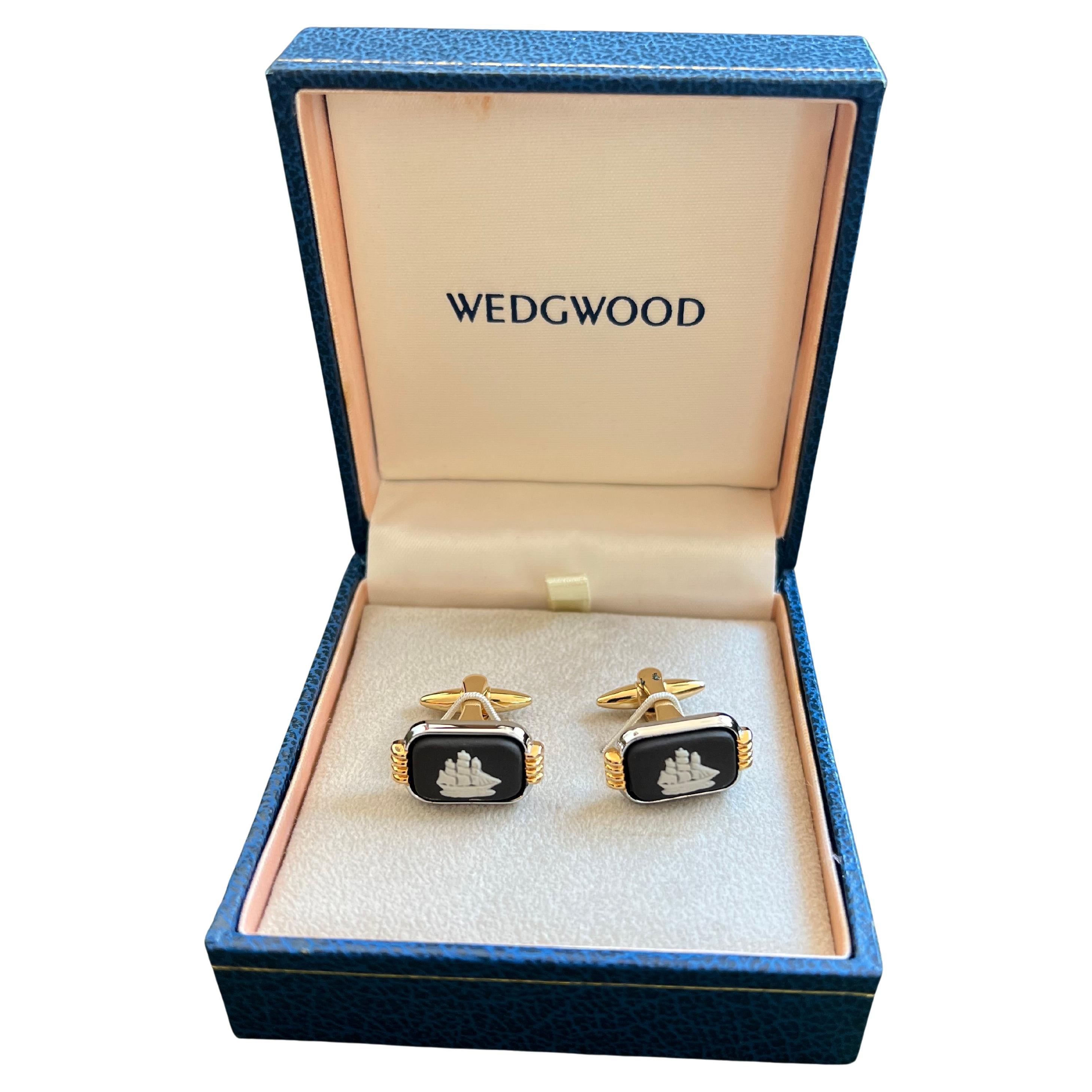 Vintage Royal British “Wedgwood” Jasper ware Gold Pate Cufflinks Circa 1980 For Sale