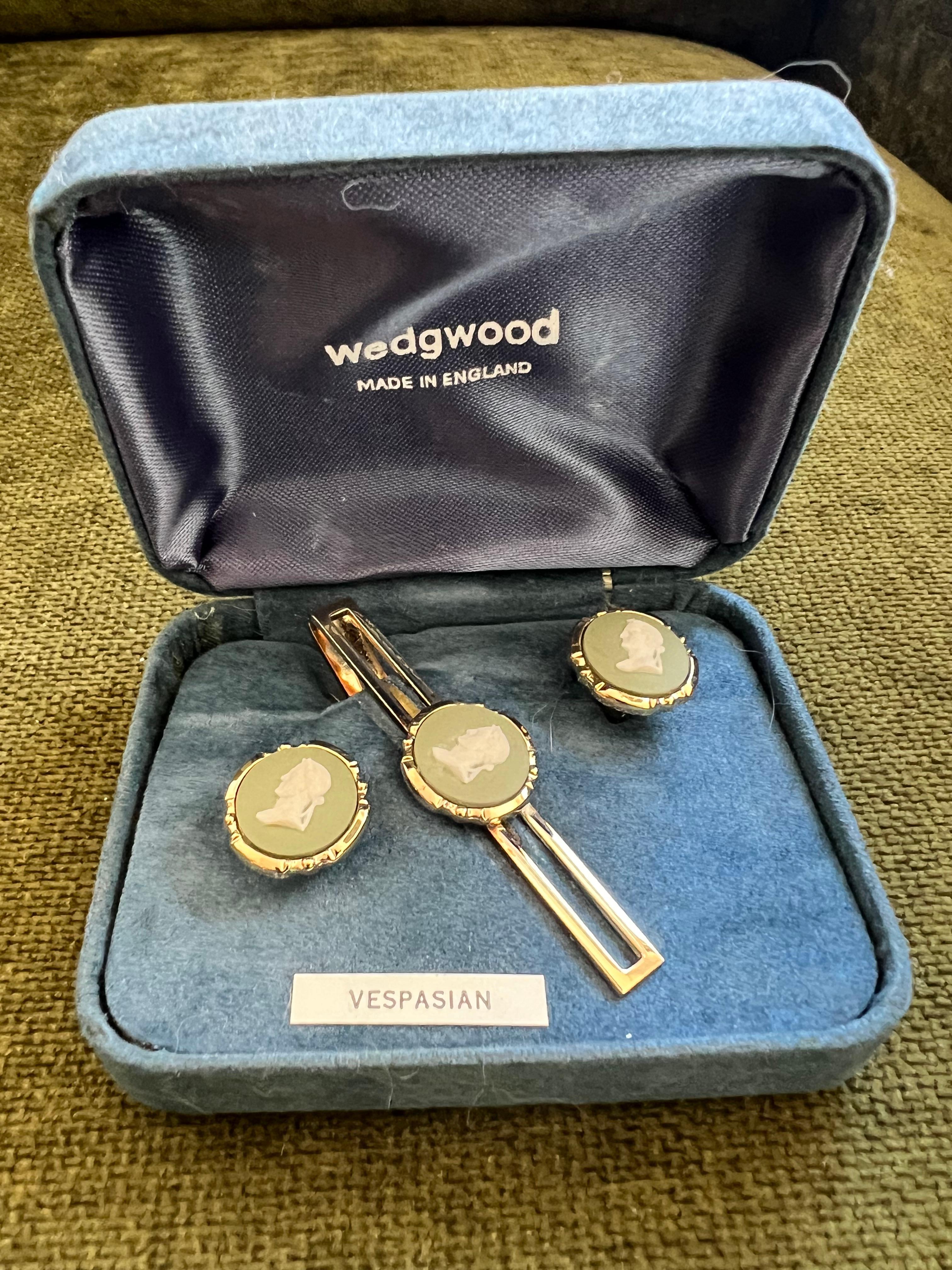 Vintage Royal British Wedgwood Jaspis ware Gold Pate Manschettenknöpfe & Krawatte Clip Set im Angebot 1