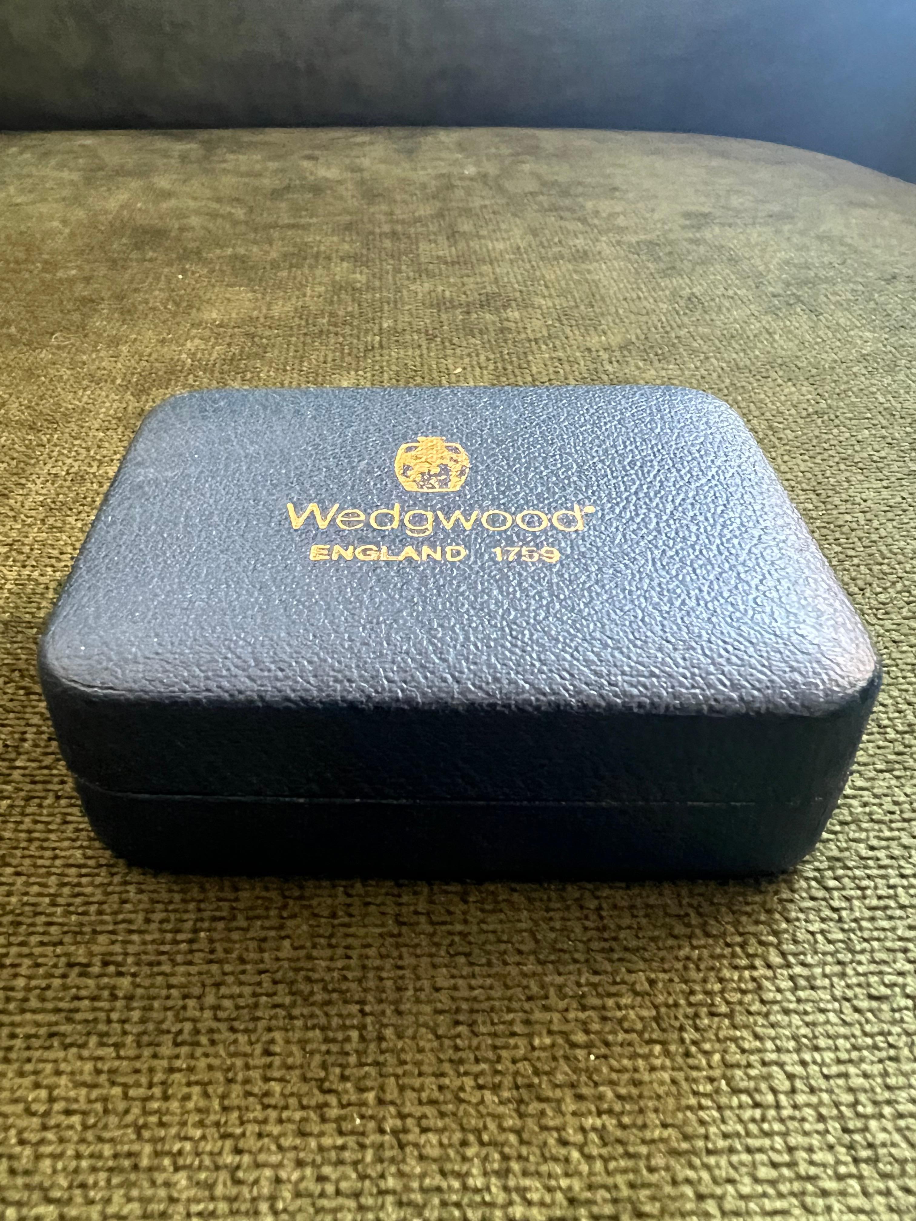 Vintage Royal British Wedgwood Jasper ware Gold Platte Manschettenknöpfe CIRCA 1980 im Angebot 4