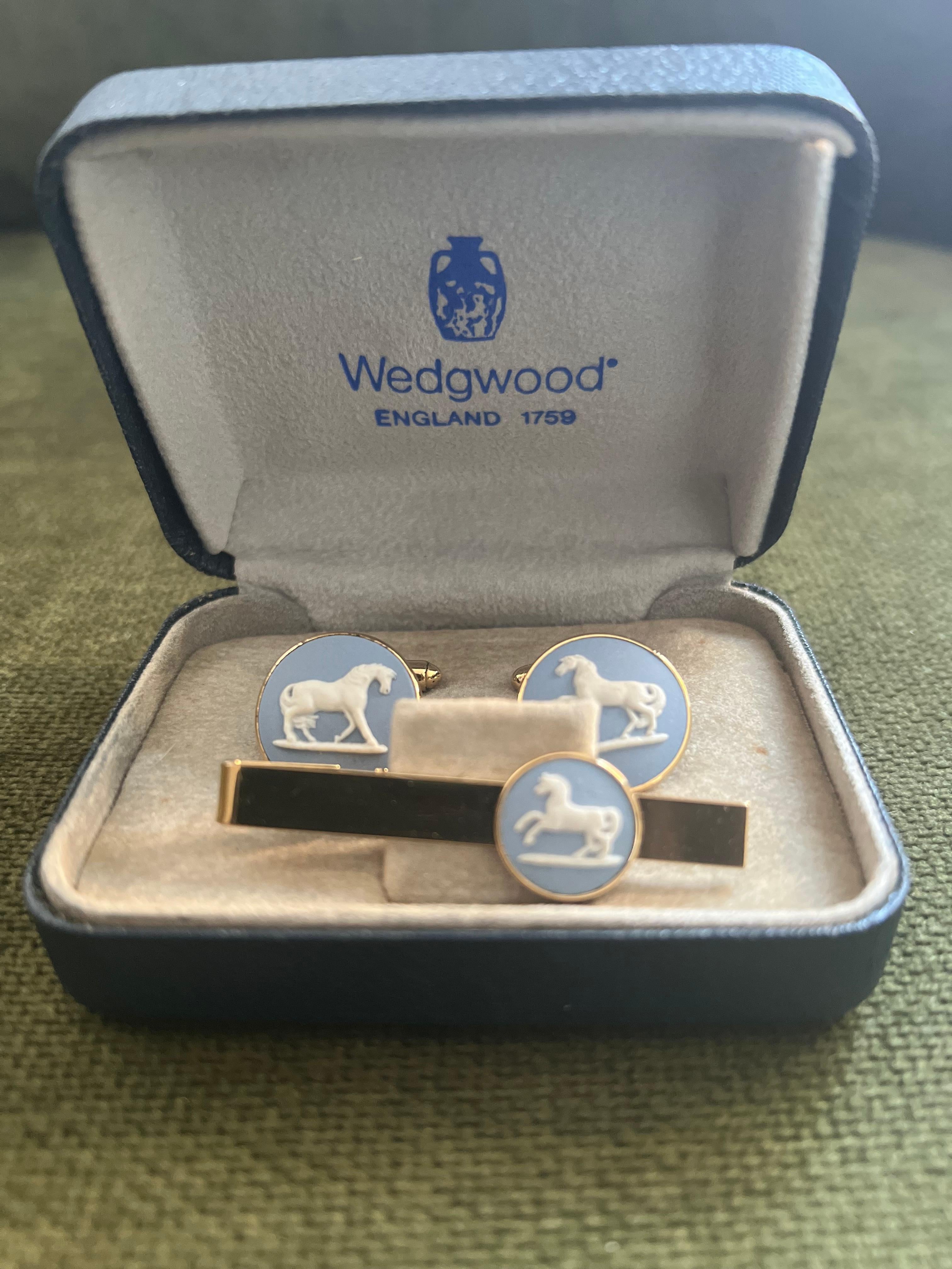 Vintage Royal British Wedgwood Jasper ware Gold Platte Manschettenknöpfe CIRCA 1980 im Zustand „Hervorragend“ im Angebot in New York, NY