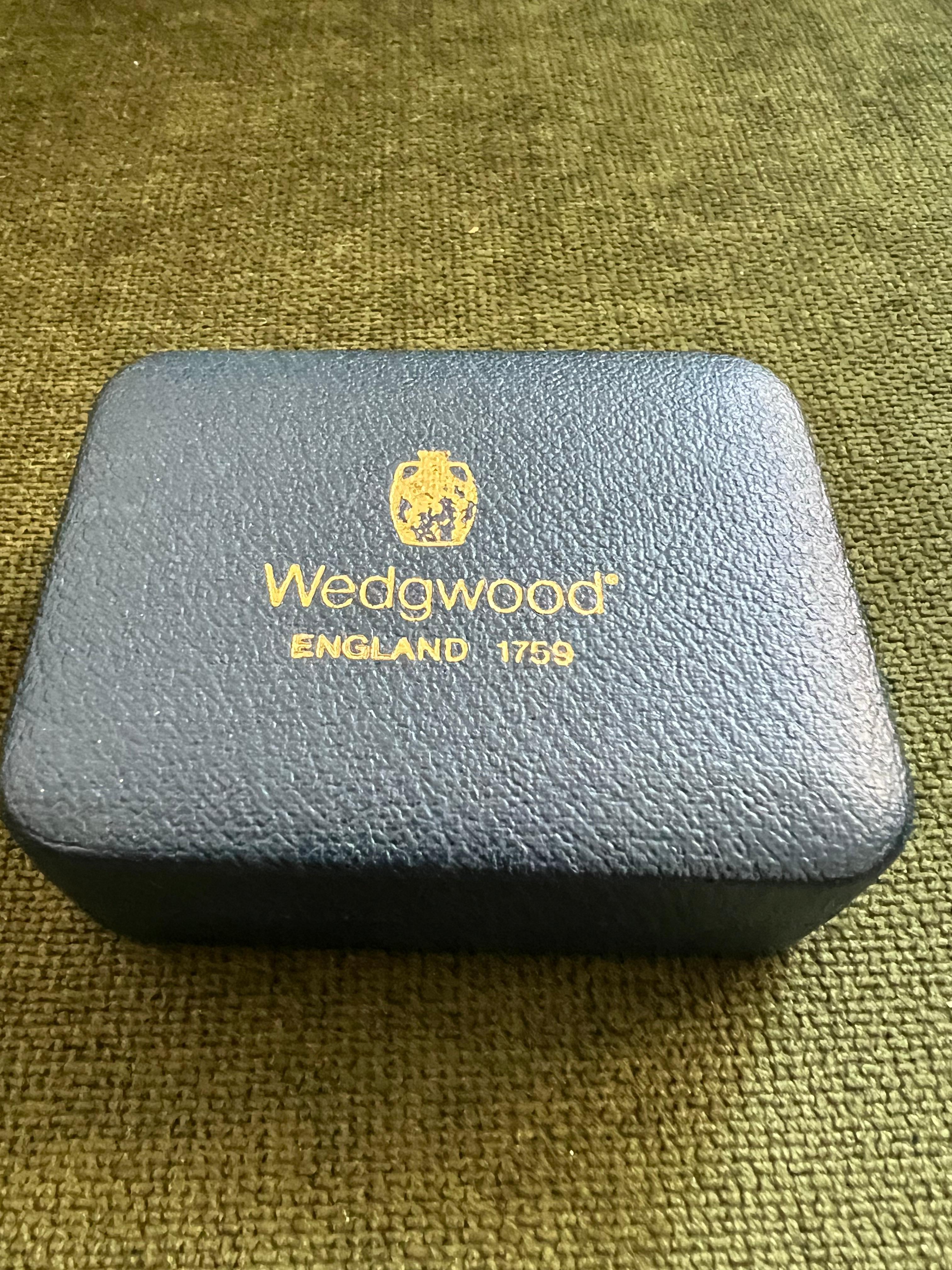 Vintage Royal British Wedgwood Jasper ware Gold Platte Manschettenknöpfe CIRCA 1980 im Angebot 3