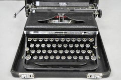 Vintage Royal De Luxe Deluxe Touch Control Manual Typewriter mit Tragetasche