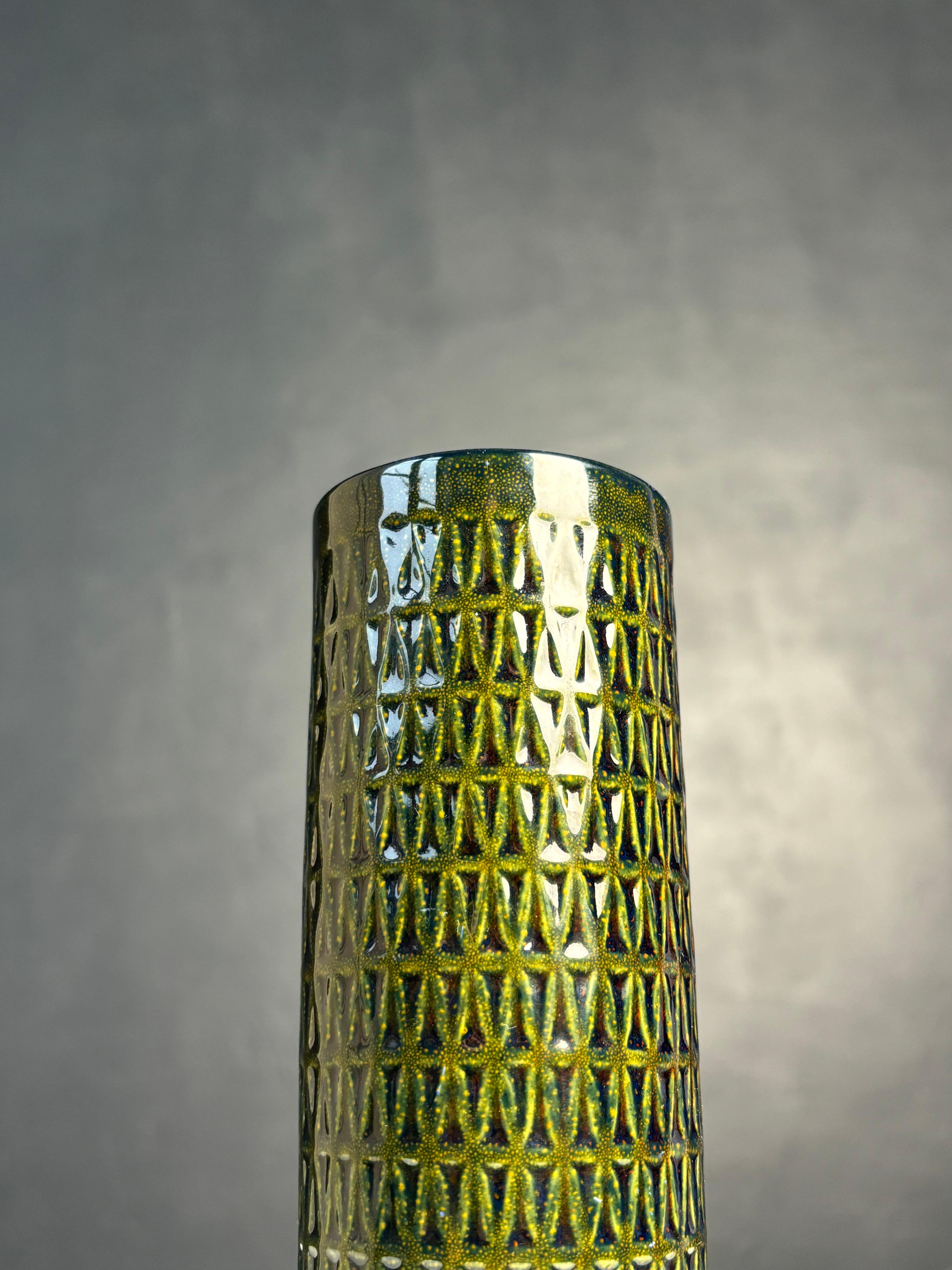 Vintage Royal Doulton Grüne, braune Vase, 1970er Jahre (Britisch) im Angebot