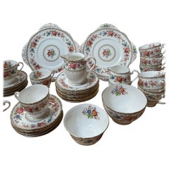 Servizio da tè vintage Royal Grafton 'Malvern' da 38 pezzi, anni '50, decorazioni floreali dorate