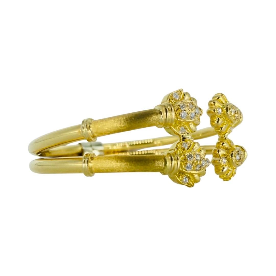 Round Cut Vintage Royal Leaf 1.00 Carat Diamonds Signed Bangle a bracelet 18k Gold For Sale