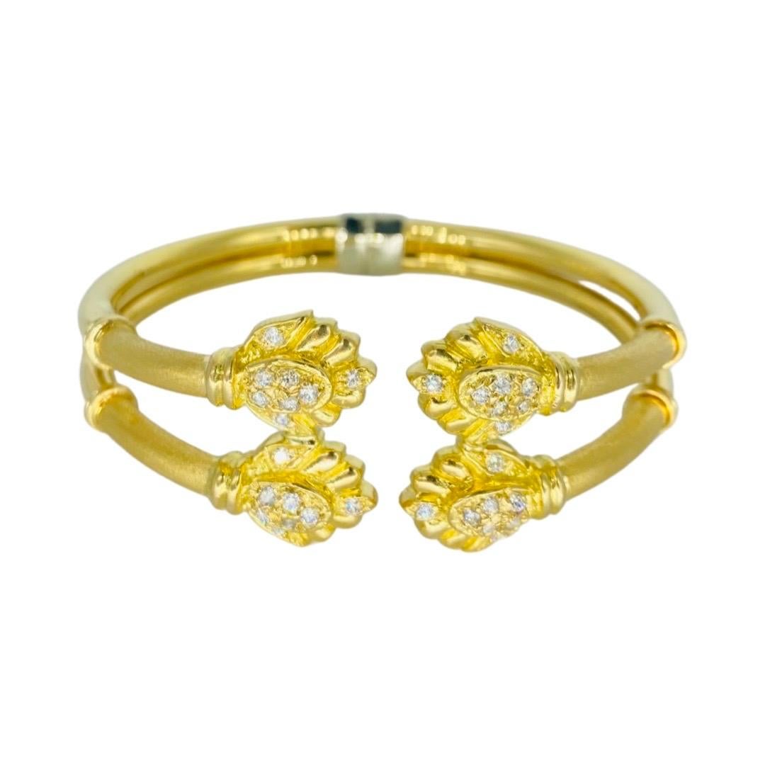 Vintage Royal Leaf 1.00 Carat Diamonds Signed Bangle a bracelet 18k Gold In Excellent Condition For Sale In Miami, FL