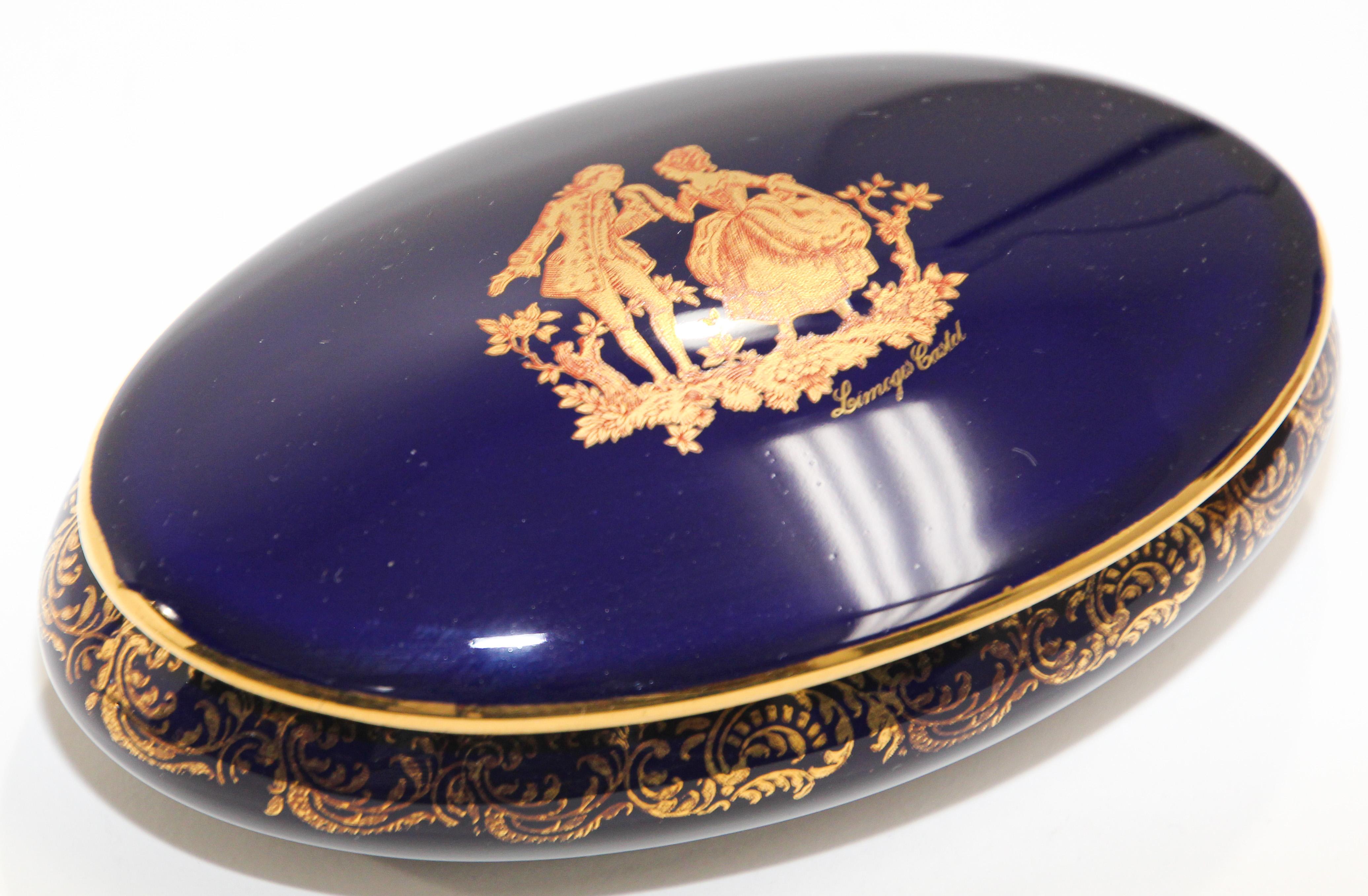 Vintage Royal Limoges France 22-Karat Gold Trinket Box in Cobalt Blue In Good Condition In North Hollywood, CA