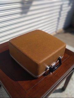 Vintage Royal Quiet De Luxe Typewriter with case