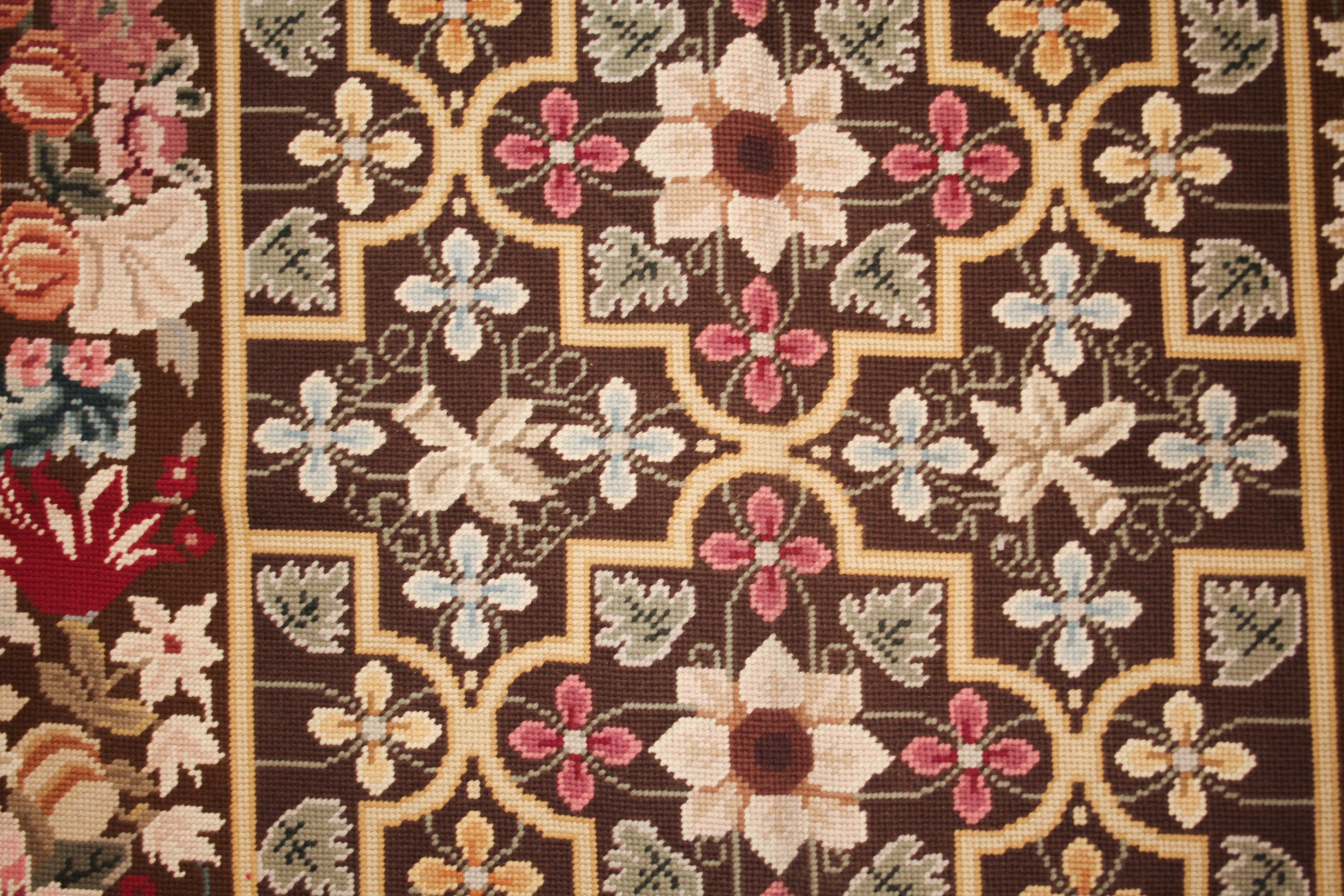 Alfombra vintage de la Real Escuela de Costura para la Galería Vigo Inglés en venta