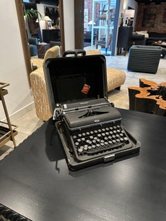 Vintage Royal Typewriter - Black