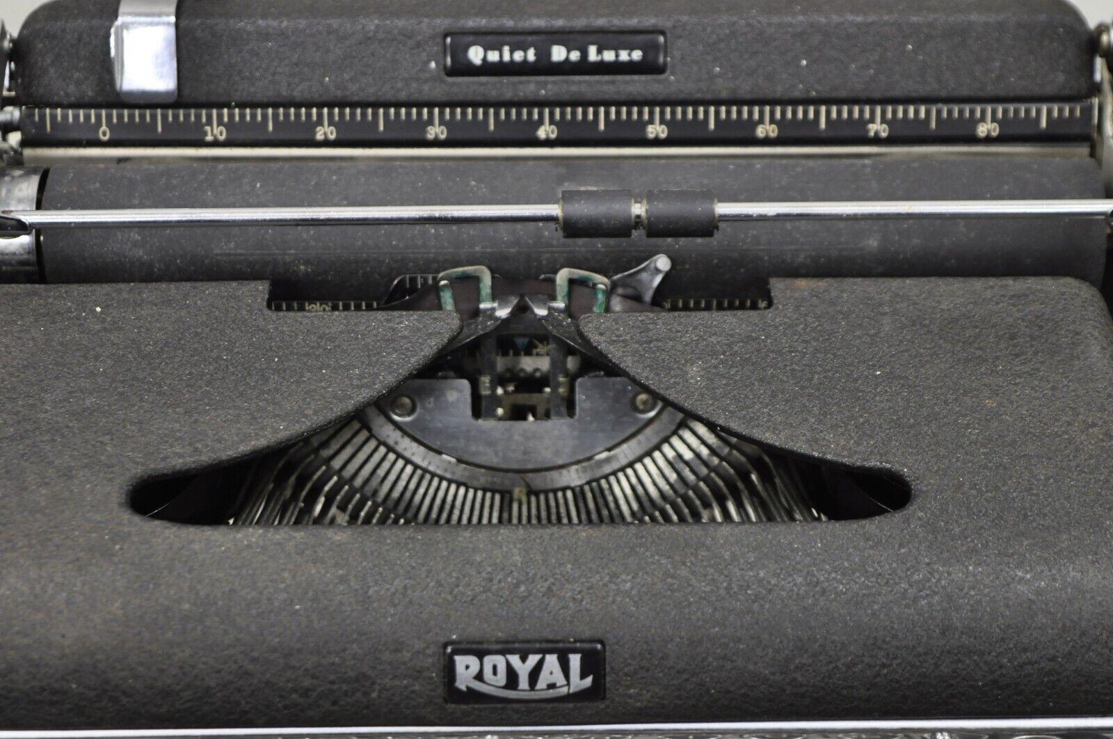 Vintage Royal Typewriter Co Quiet Deluxe Portable Typewriter in Box Case 2