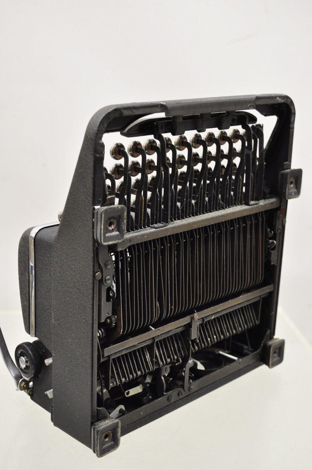 20th Century Vintage Royal Typewriter Co Quiet Deluxe Portable Typewriter in Box Case