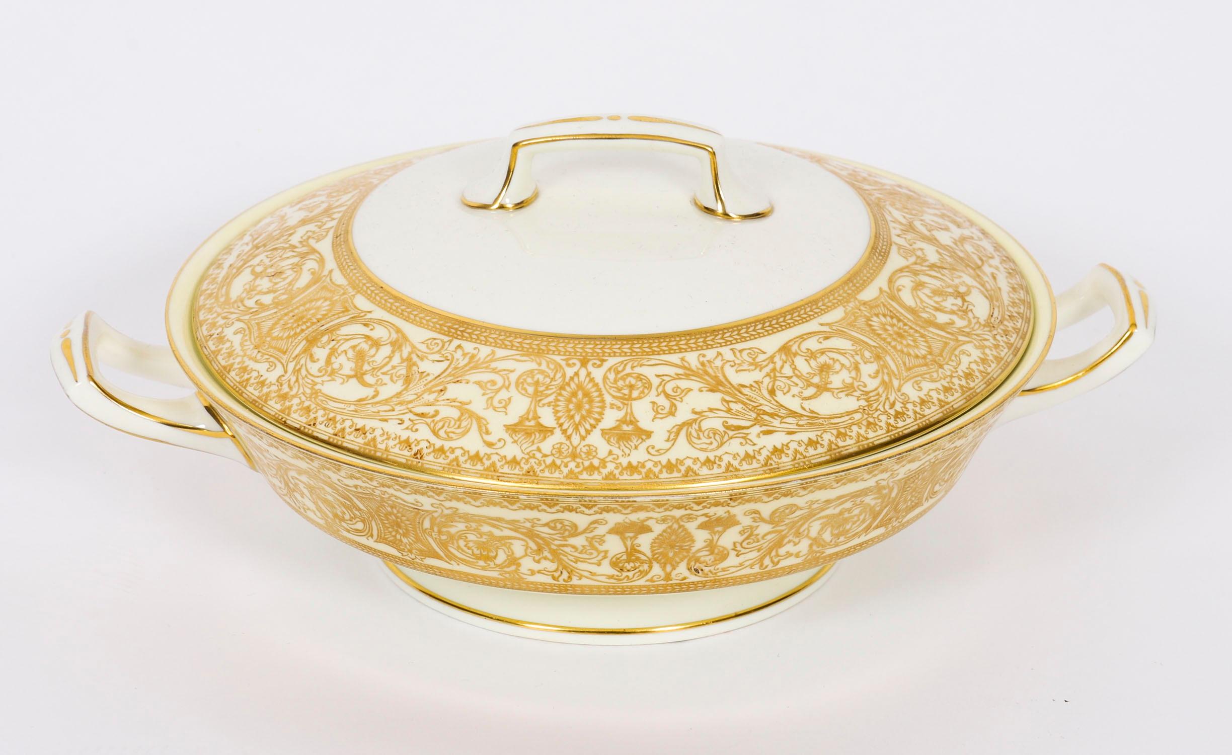 Vintage Royal Worcester Embassy Gilt Dinner Service Circa 1958 en vente 5
