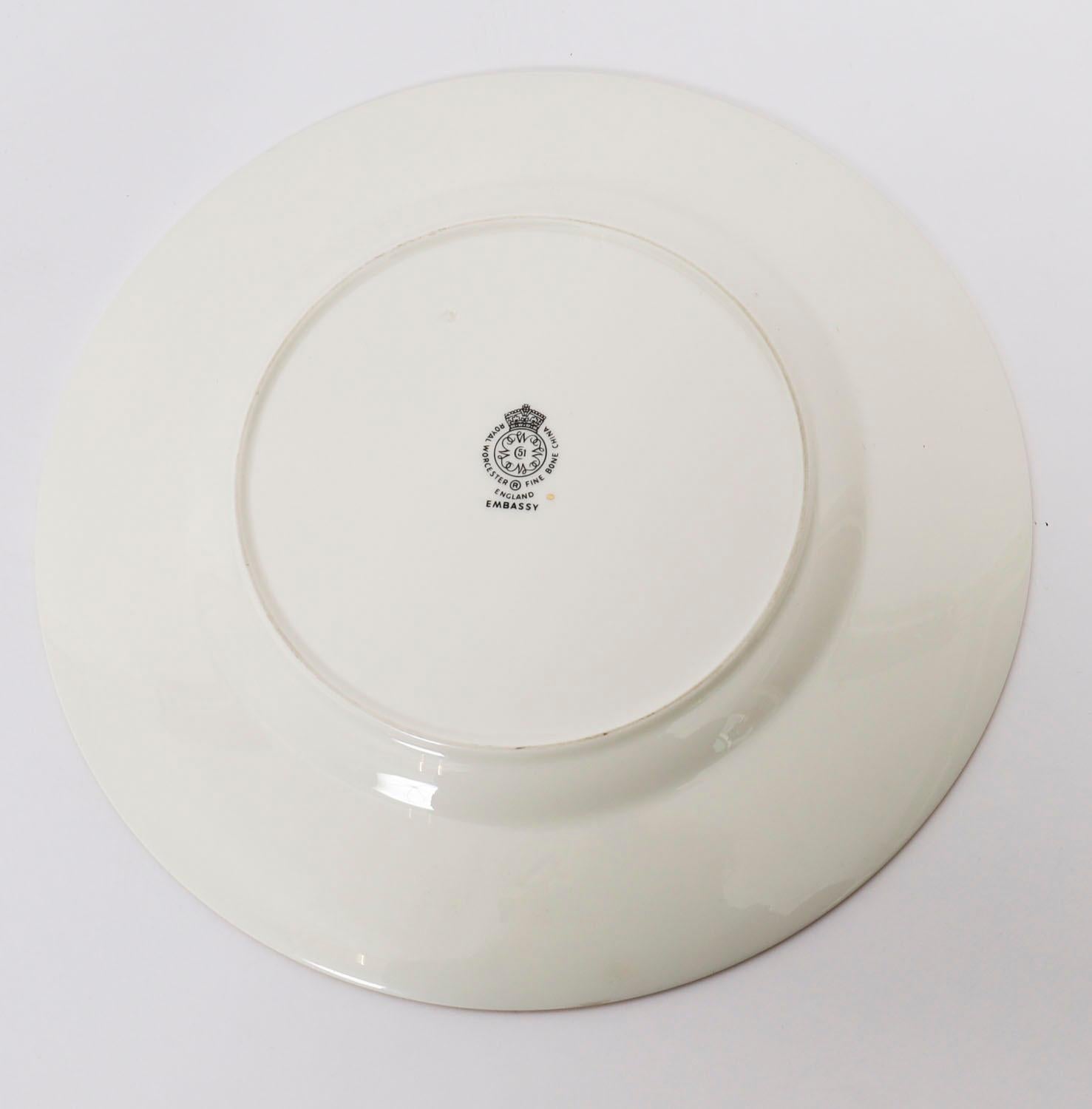 Vintage Royal Worcester Embassy Gilt Dinner Service Circa 1958 en vente 7