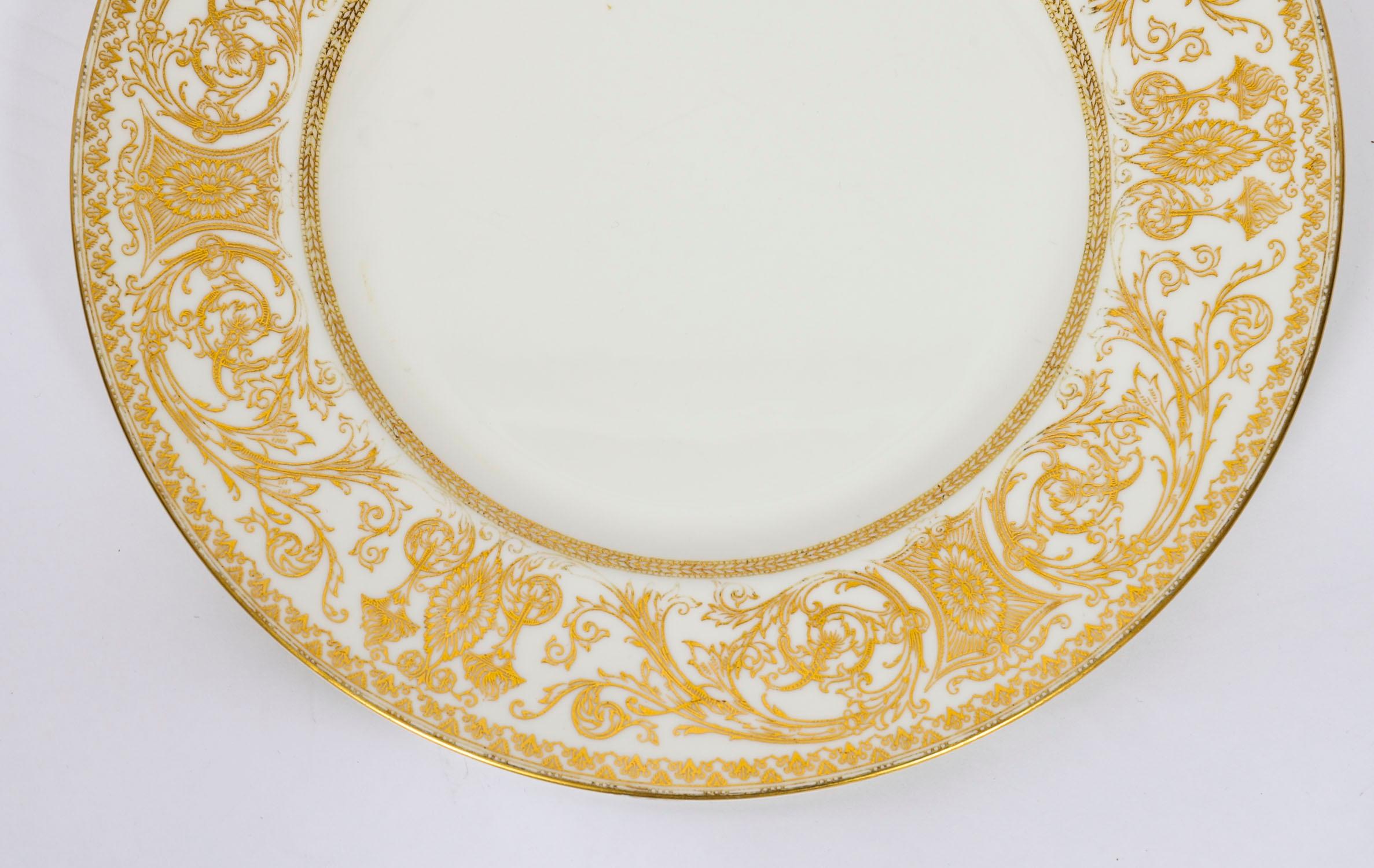 Vintage Royal Worcester Embassy Gilt Dinner Service Circa 1958 en vente 8