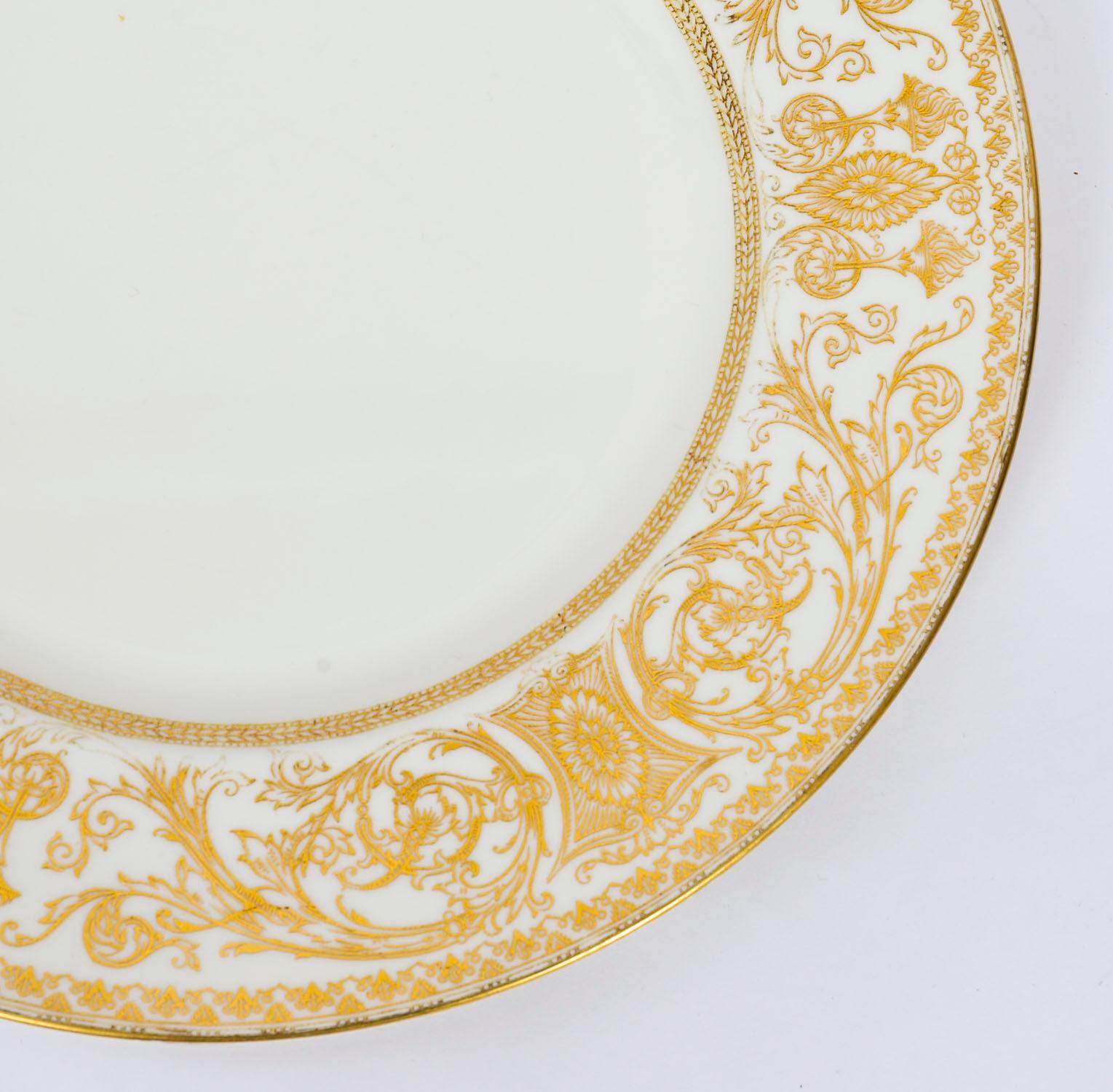 Vintage Royal Worcester Embassy Gilt Dinner Service Circa 1958 en vente 9