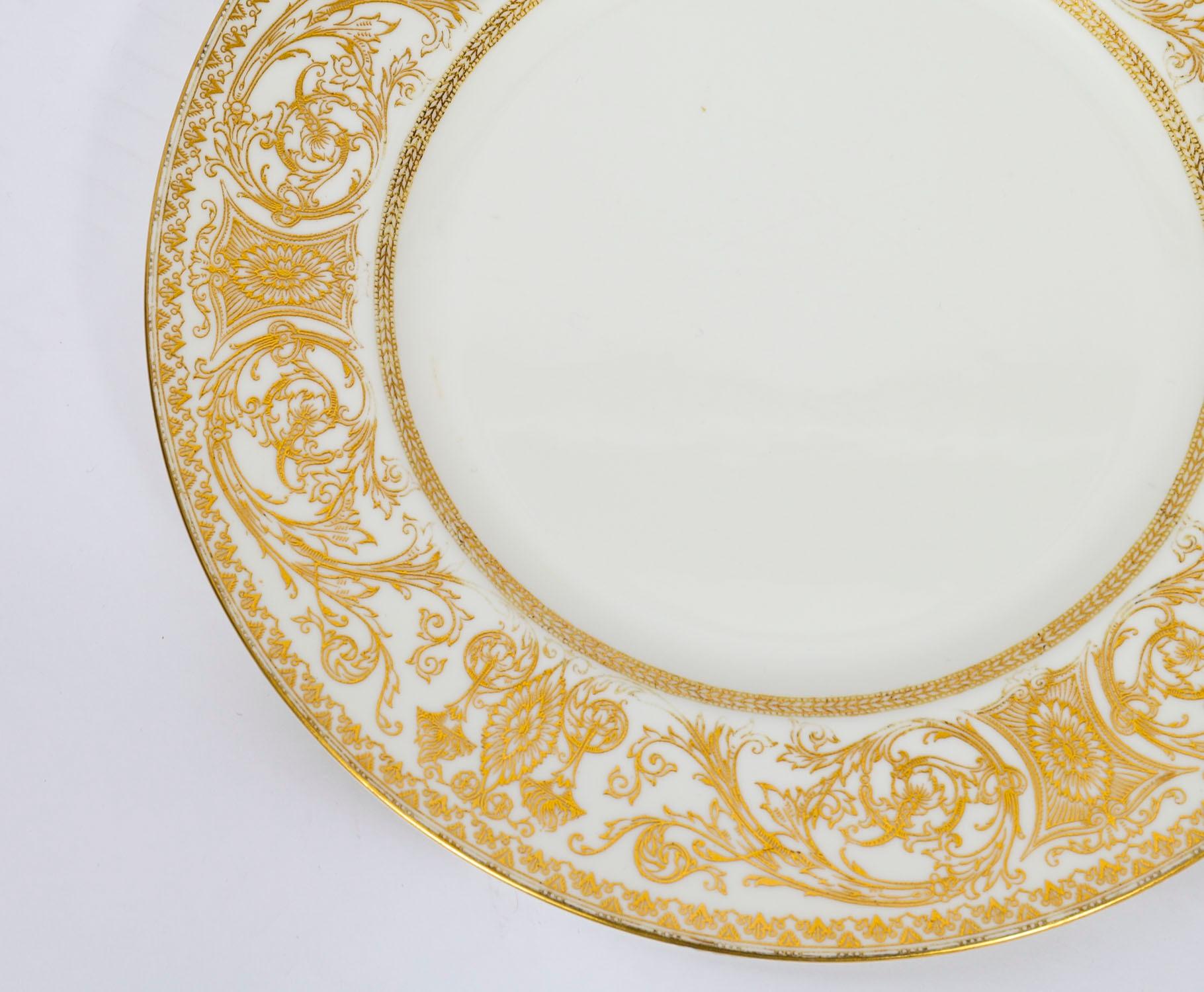 Vintage Royal Worcester Embassy Gilt Dinner Service Circa 1958 Bon état - En vente à London, GB