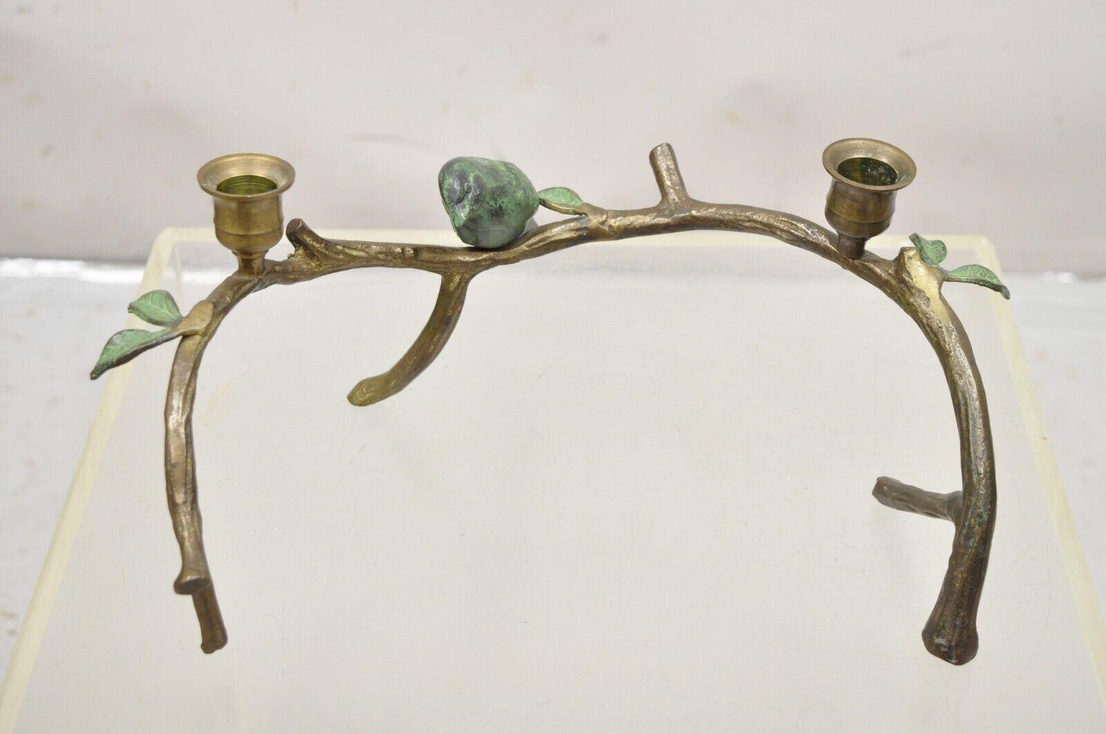 Vintage Rubbed Brass Bronze Vogel Tree Branch Figural Kerzenhalter - ein Paar im Zustand „Gut“ im Angebot in Philadelphia, PA