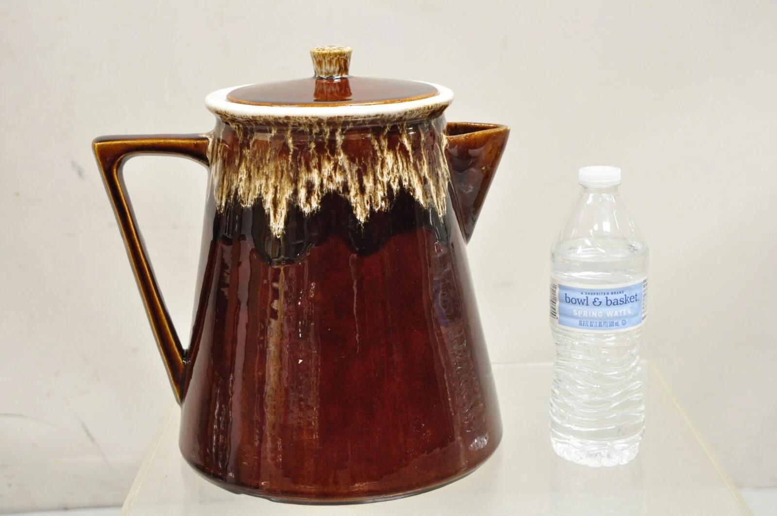 Vintage Rubel 1030 Brown Drip Glazed Ceramic Pottery Large Water Pitcher Pot. Circa Mitte des 20. Jahrhunderts. Abmessungen: 11