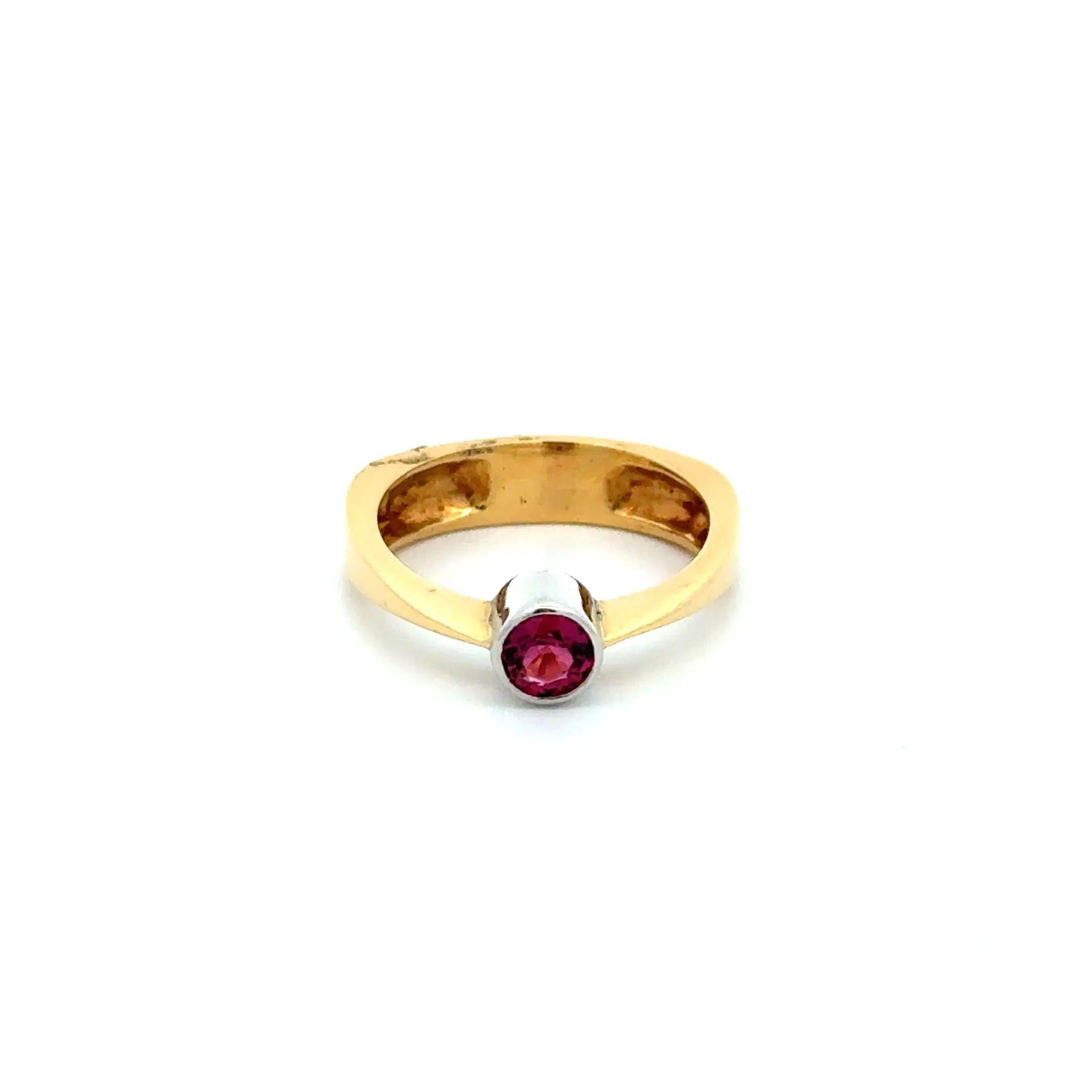 Vintage Rubellit Turmalin Platin und Gold Solitär Ring (Rundschliff) im Angebot