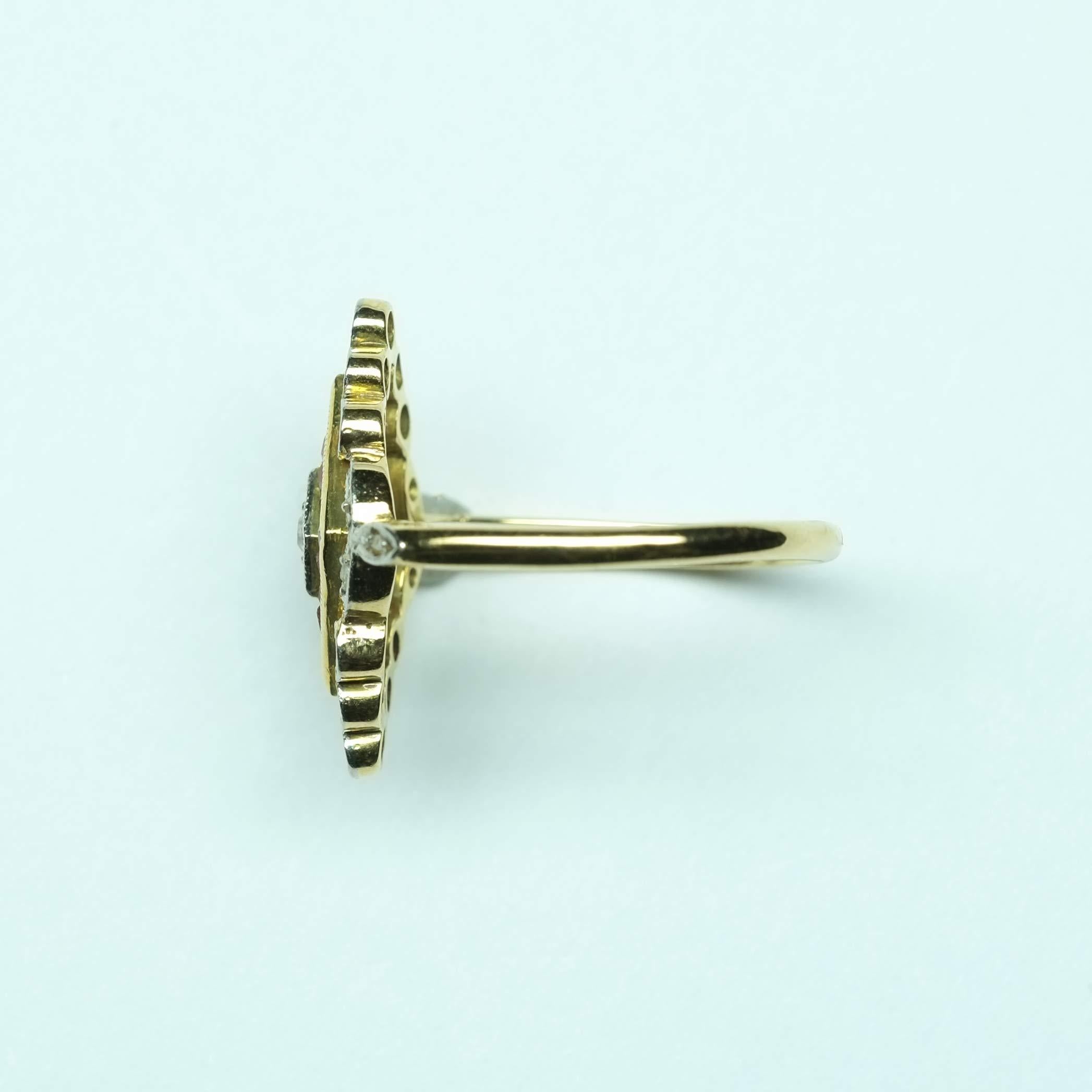 Vintage Rubies & Diamond Ring In Good Condition For Sale In Milano, MI