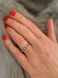 Alliance vintage en or blanc 18 carats avec rubis et diamants