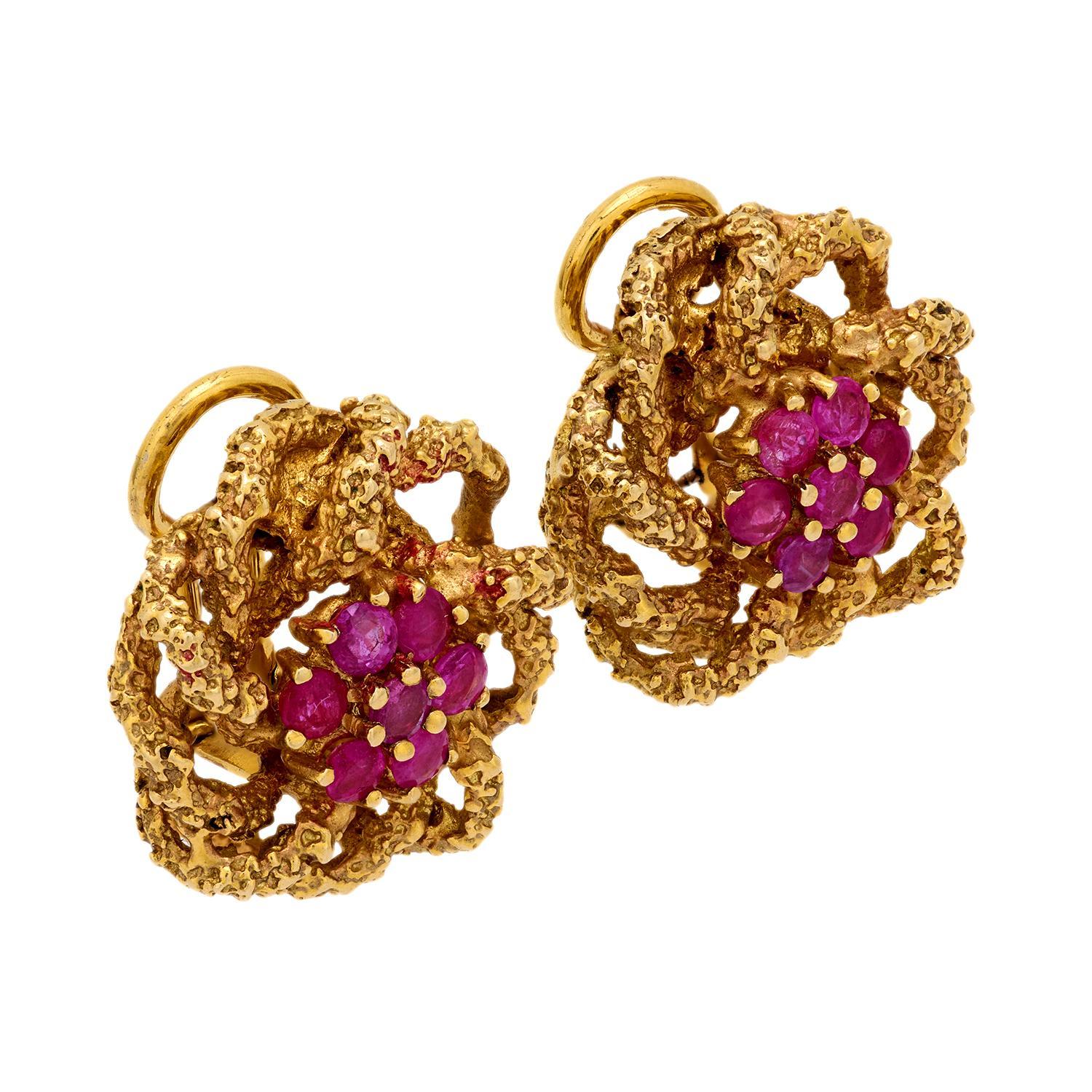 Modern Vintage ruby 14k yellow gold earrings For Sale