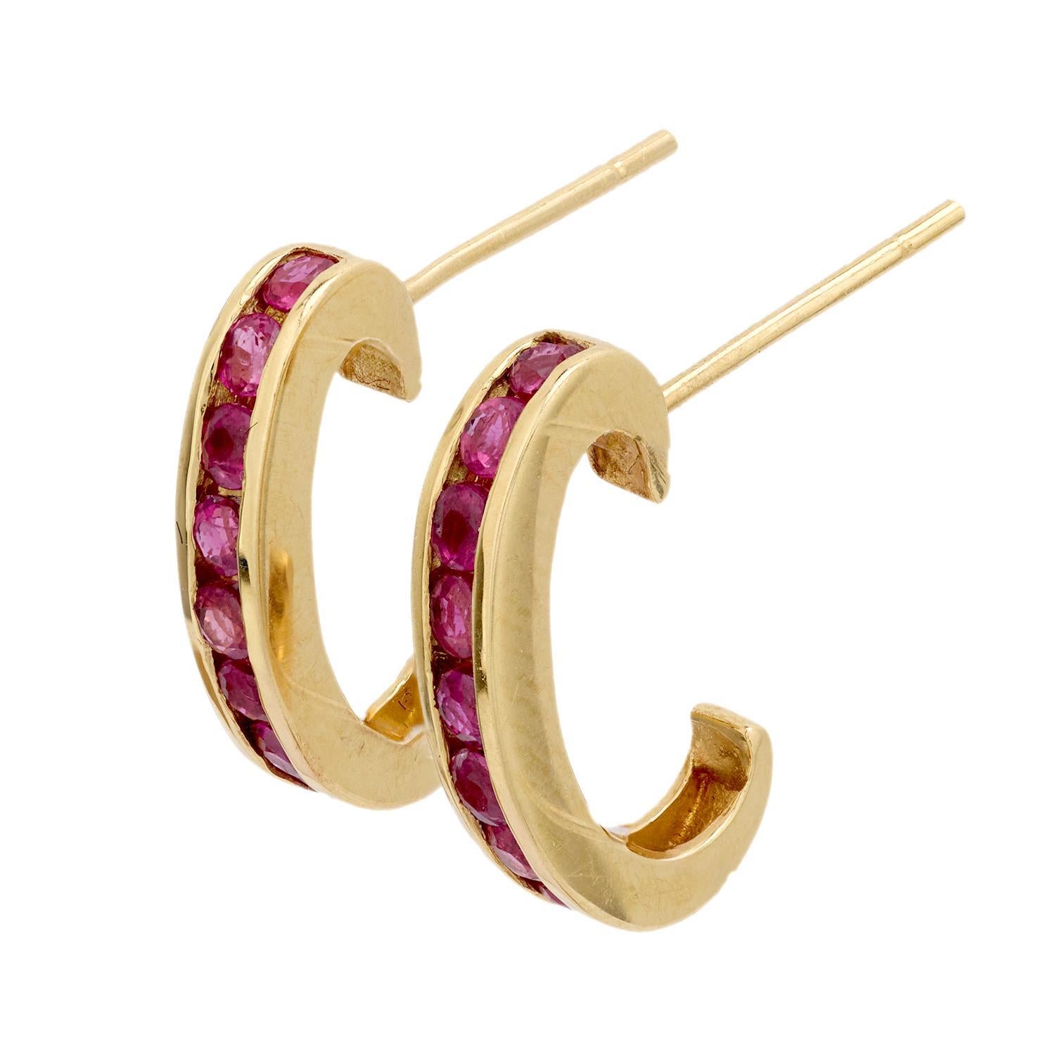 Orecchini a mezzo cerchio in oro giallo 14k con rubino d'epoca In condizioni buone in vendita a Beverly Hills, CA