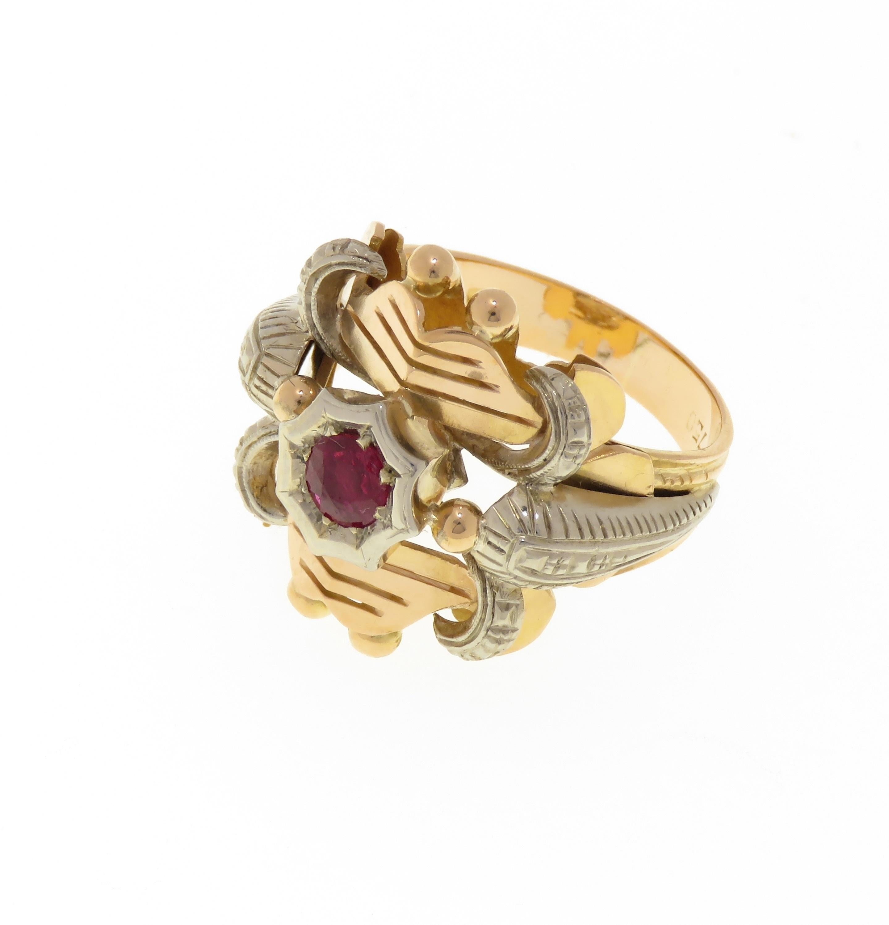 Vintage Ruby 18 Karat Rose & White Gold Engraved Ring Handcrafted in Italy In Excellent Condition For Sale In Milano, IT