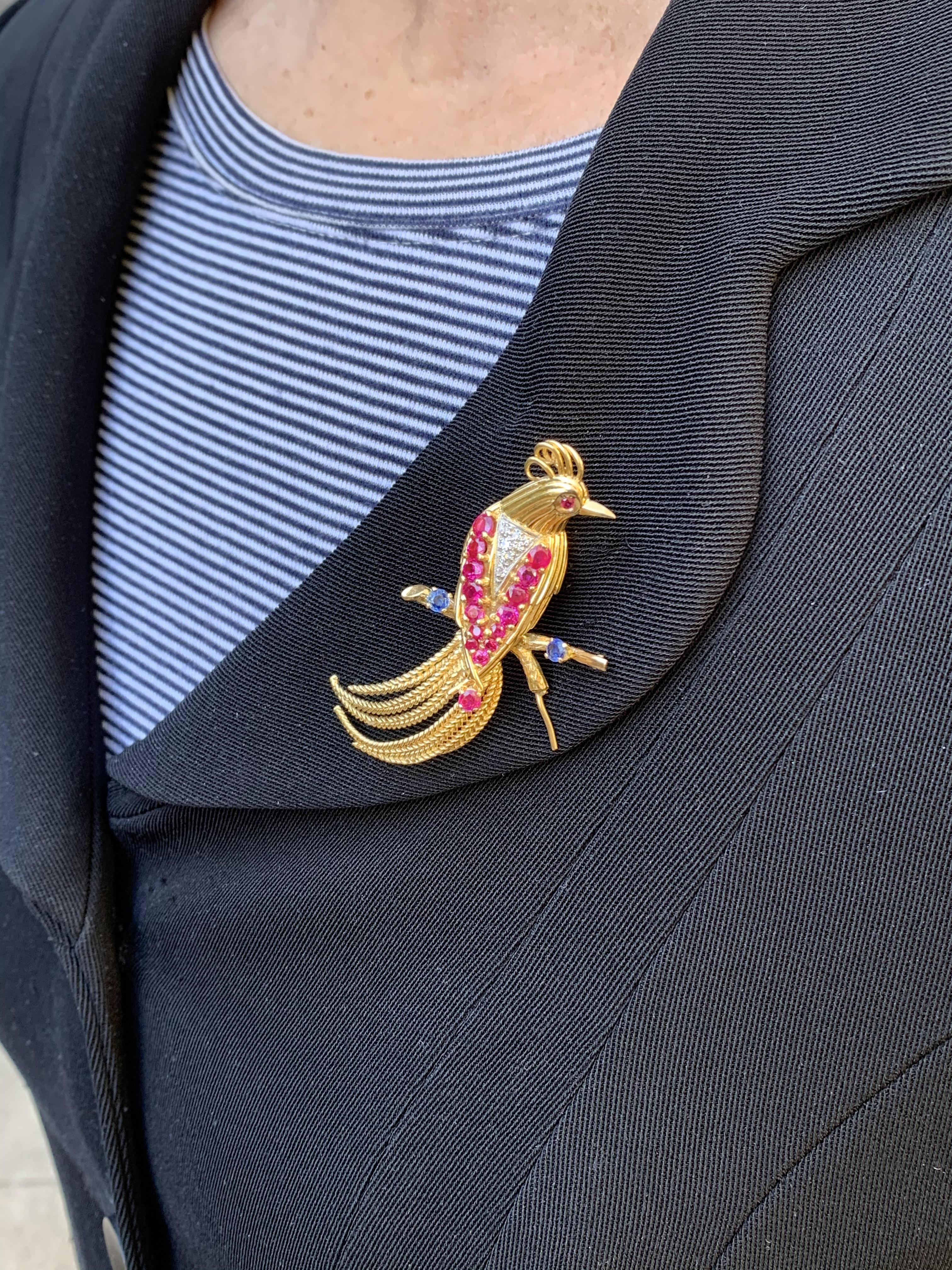 Vintage Ruby and 18 Karat Gold Bird Brooch In Good Condition For Sale In Beverly Hills, CA