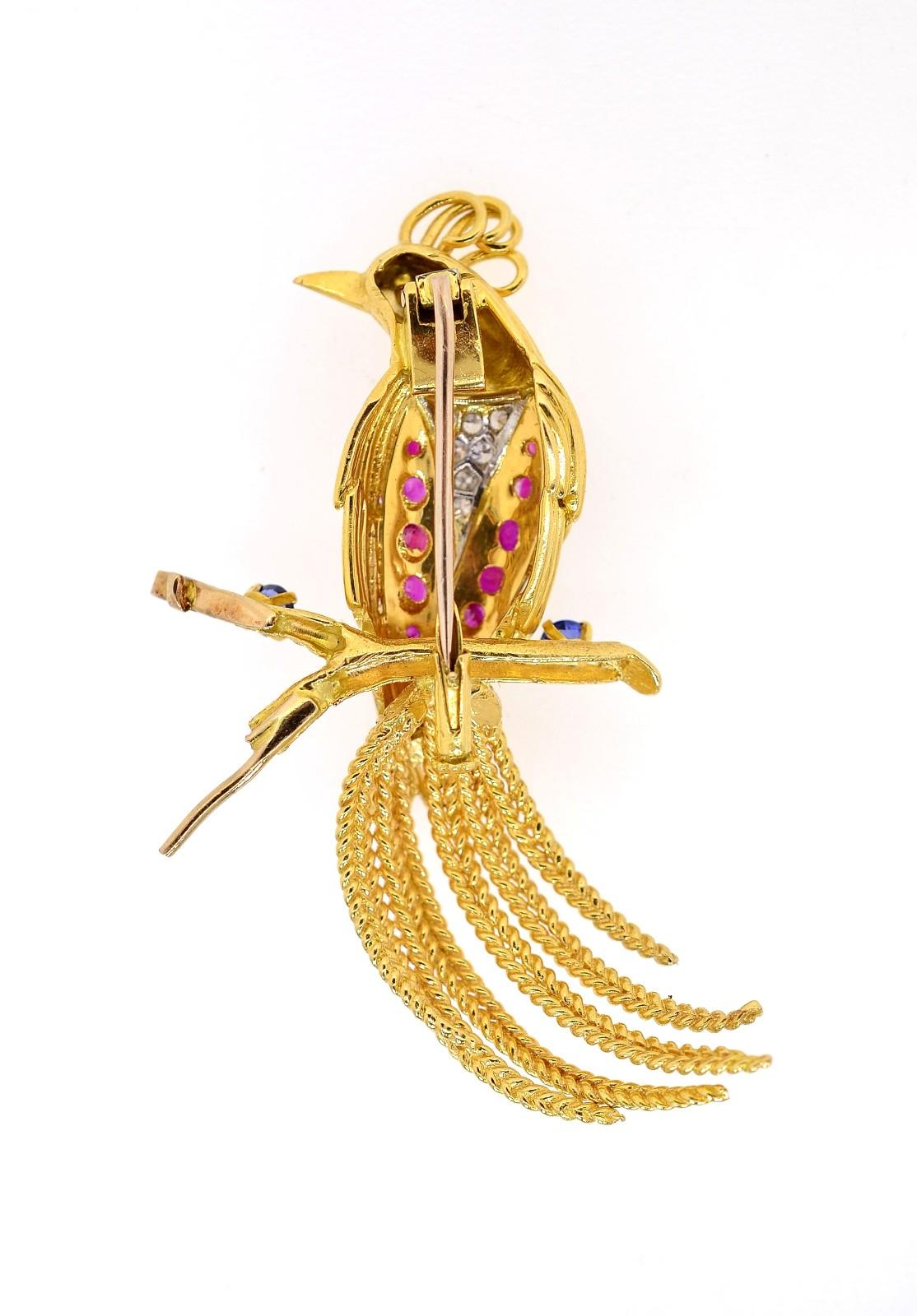 Women's Vintage Ruby and 18 Karat Gold Bird Brooch For Sale