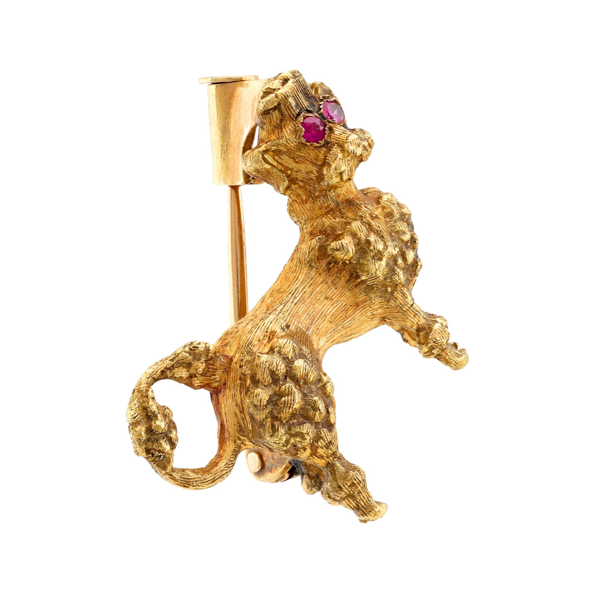 Broche caniche vintage de rubí y oro amarillo de 18 quilates Moderno en venta