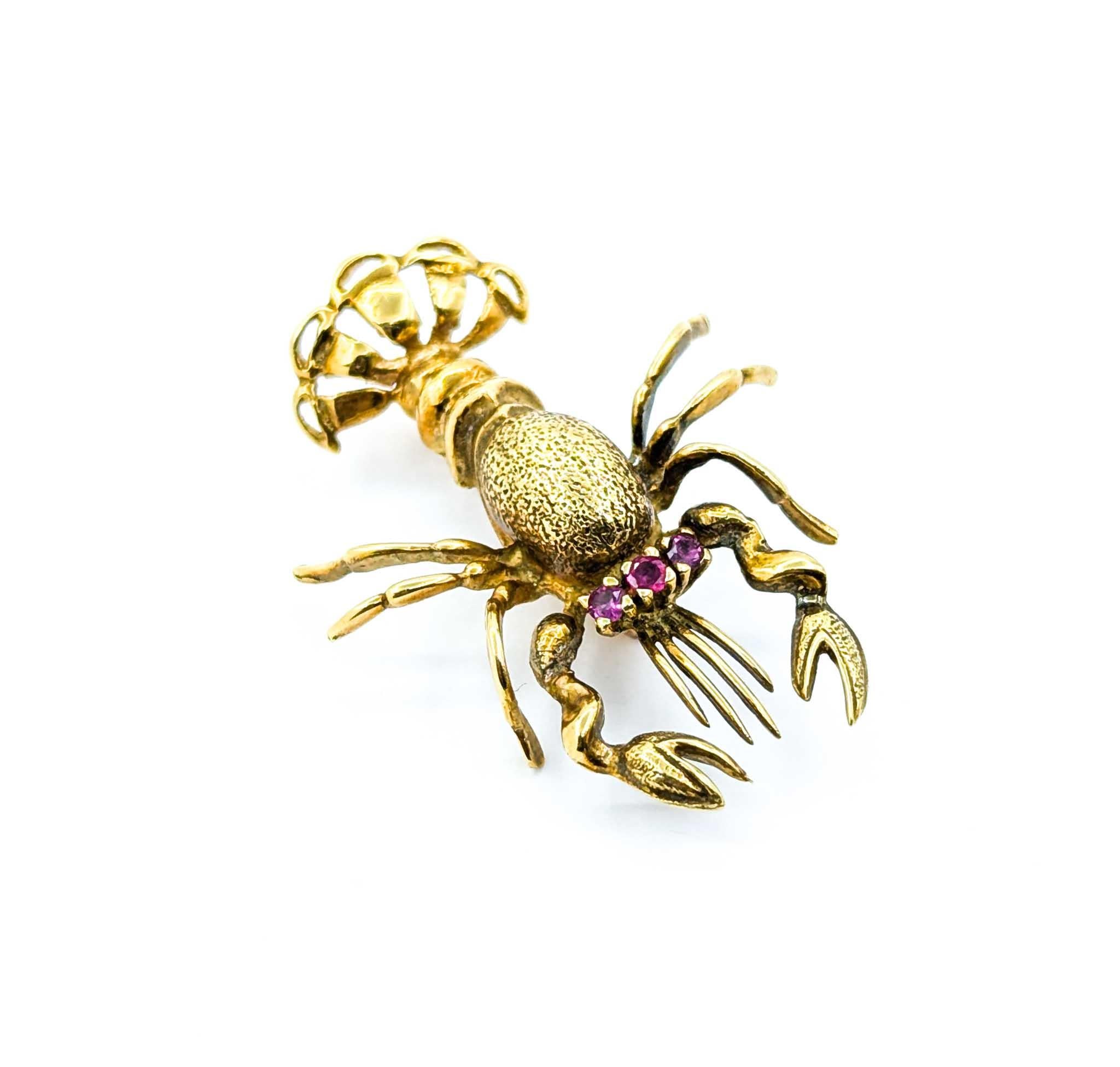 Femenino o masculino Langosta vintage de 3 ojos de rubí en oro amarillo de 18 quilates en venta