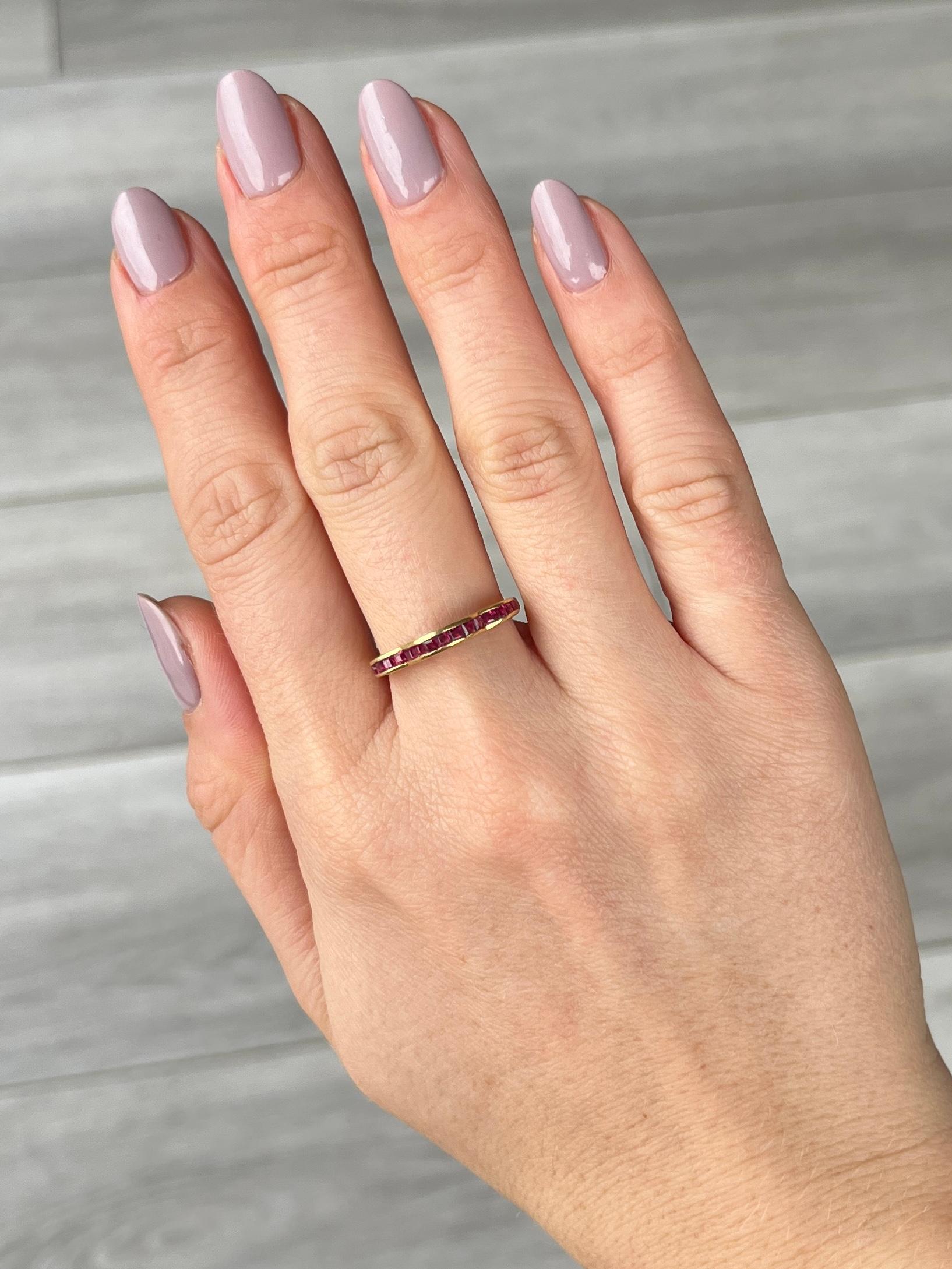 Vintage Ruby and 18 Carat Gold 1/2 Eternity Band In Good Condition In Chipping Campden, GB