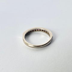 Halb-Eternity-Ring, Vintage, Rubin und 18 Karat Weißgold