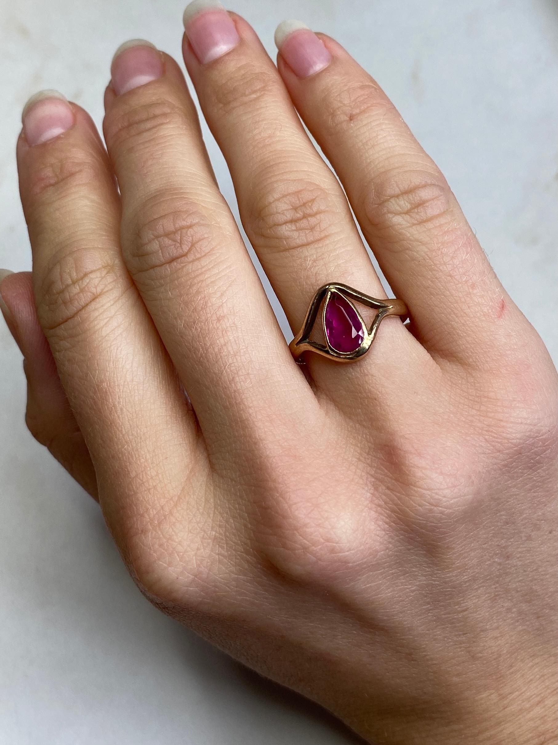 9 carat ruby ring