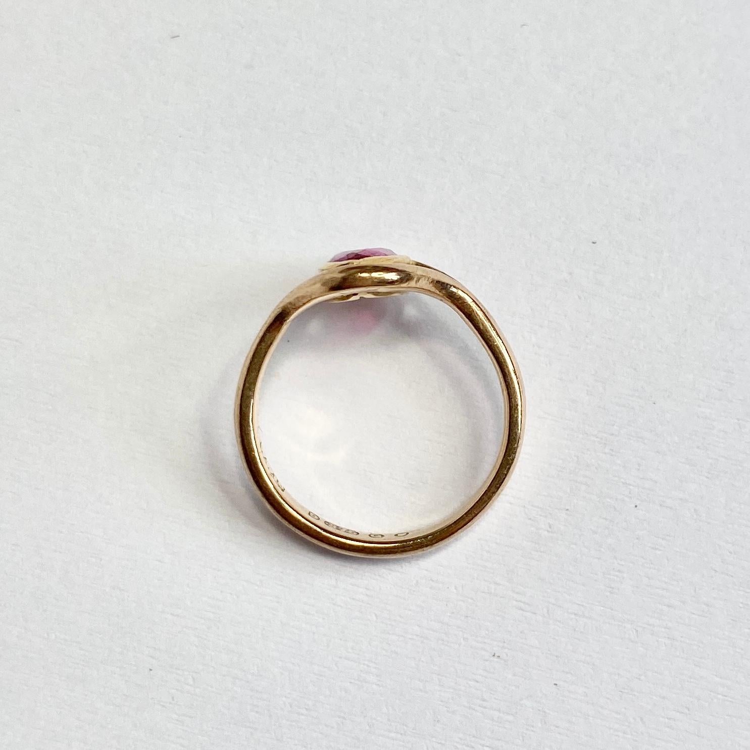 9 carat gold ruby ring