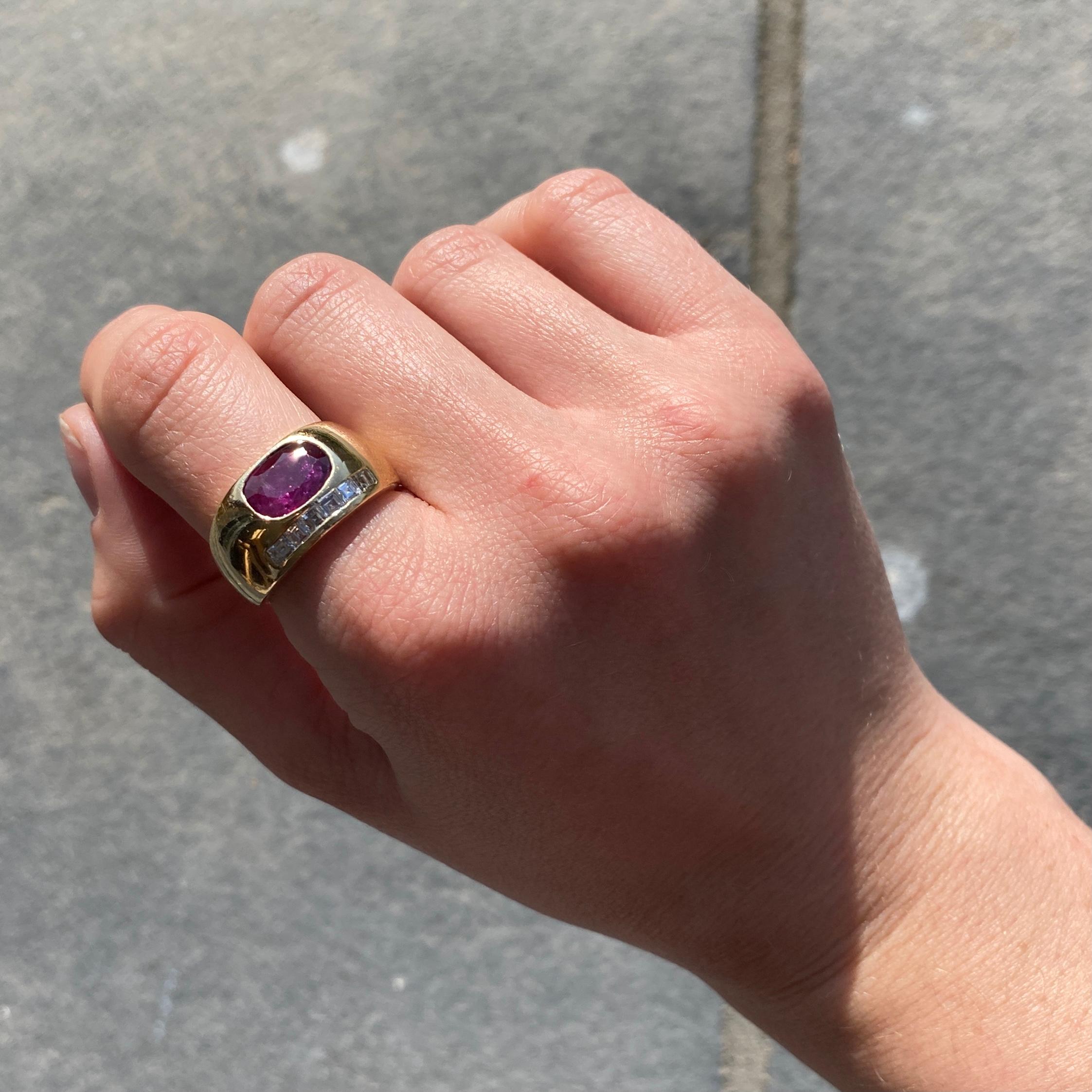 Vintage Ruby and Diamond 18 Carat Gold Band In Good Condition In Chipping Campden, GB