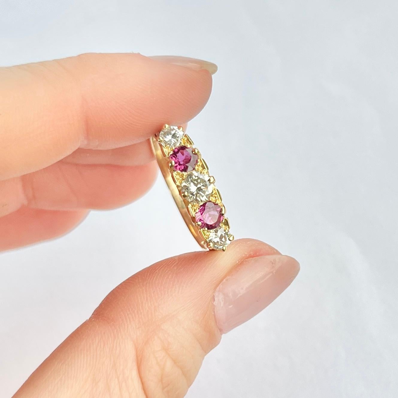 Vintage Ruby and Diamond 18 Carat Gold Five-Stone Ring In Good Condition For Sale In Chipping Campden, GB