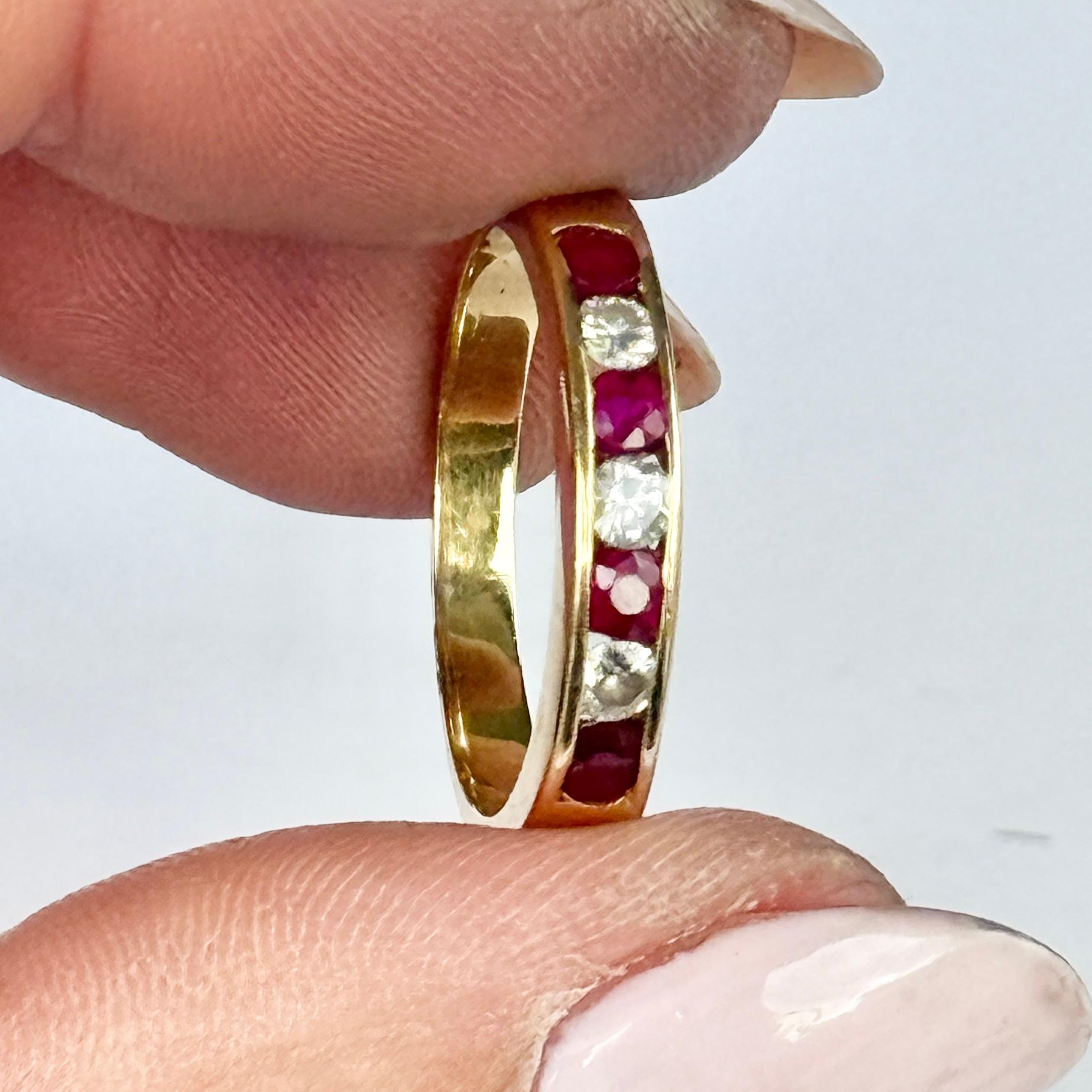 Vintage Rubin und Diamant 18 Karat Gold halbe Ewigkeit (Rundschliff) im Angebot