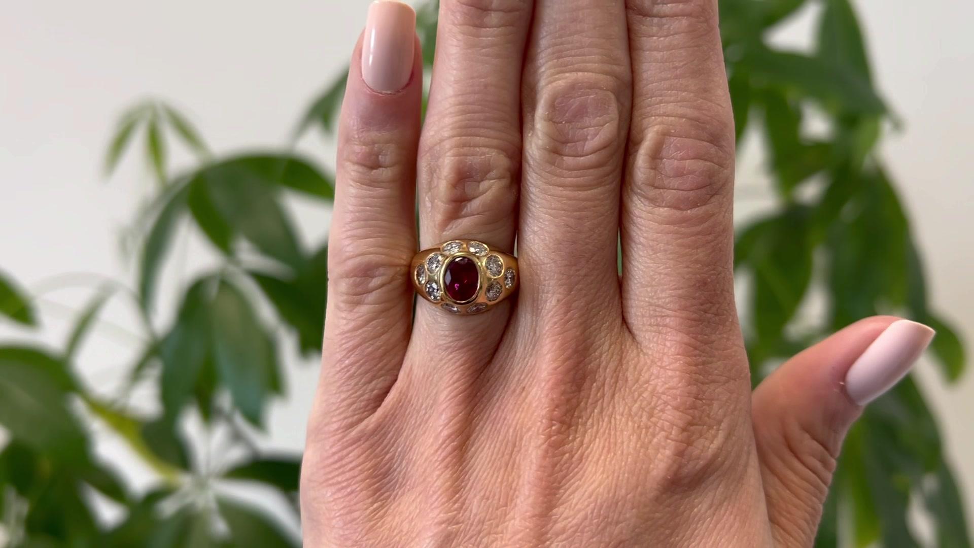 Ring aus 18 Karat Gelbgold mit Rubin und Diamant (Gemischter Schliff)
