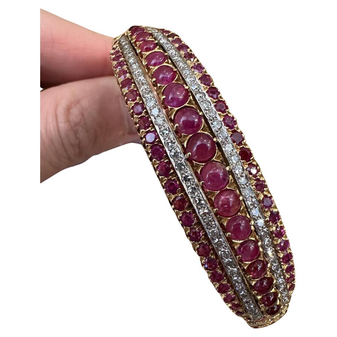 Bracelet jonc vintage en or jaune 18 carats avec rubis et diamants en vente
