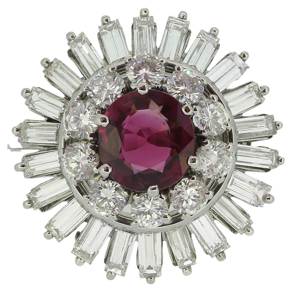 Anello a grappolo di rubini e diamanti vintage