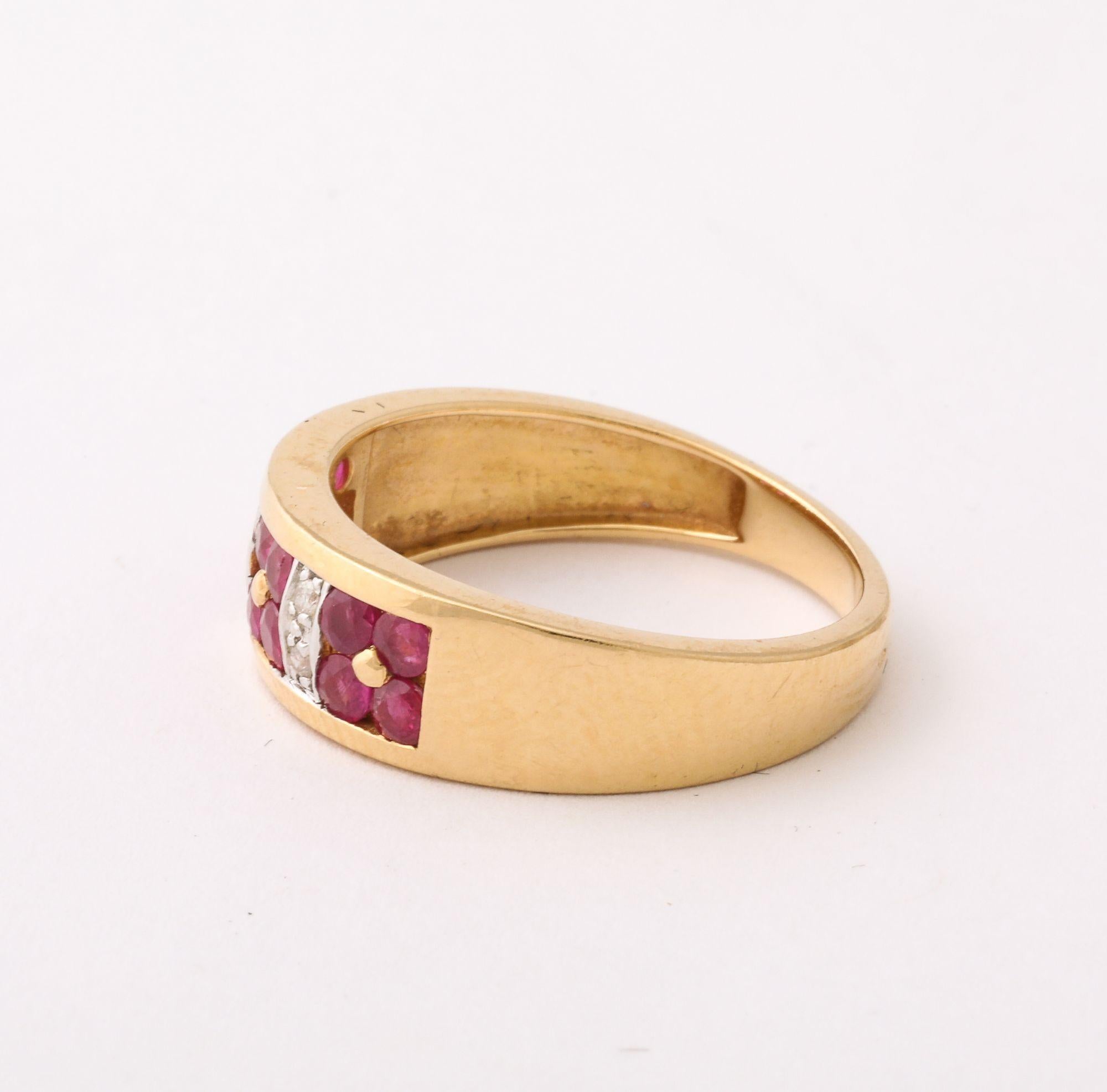 Bague en or vintage avec rubis et diamants en vente 1
