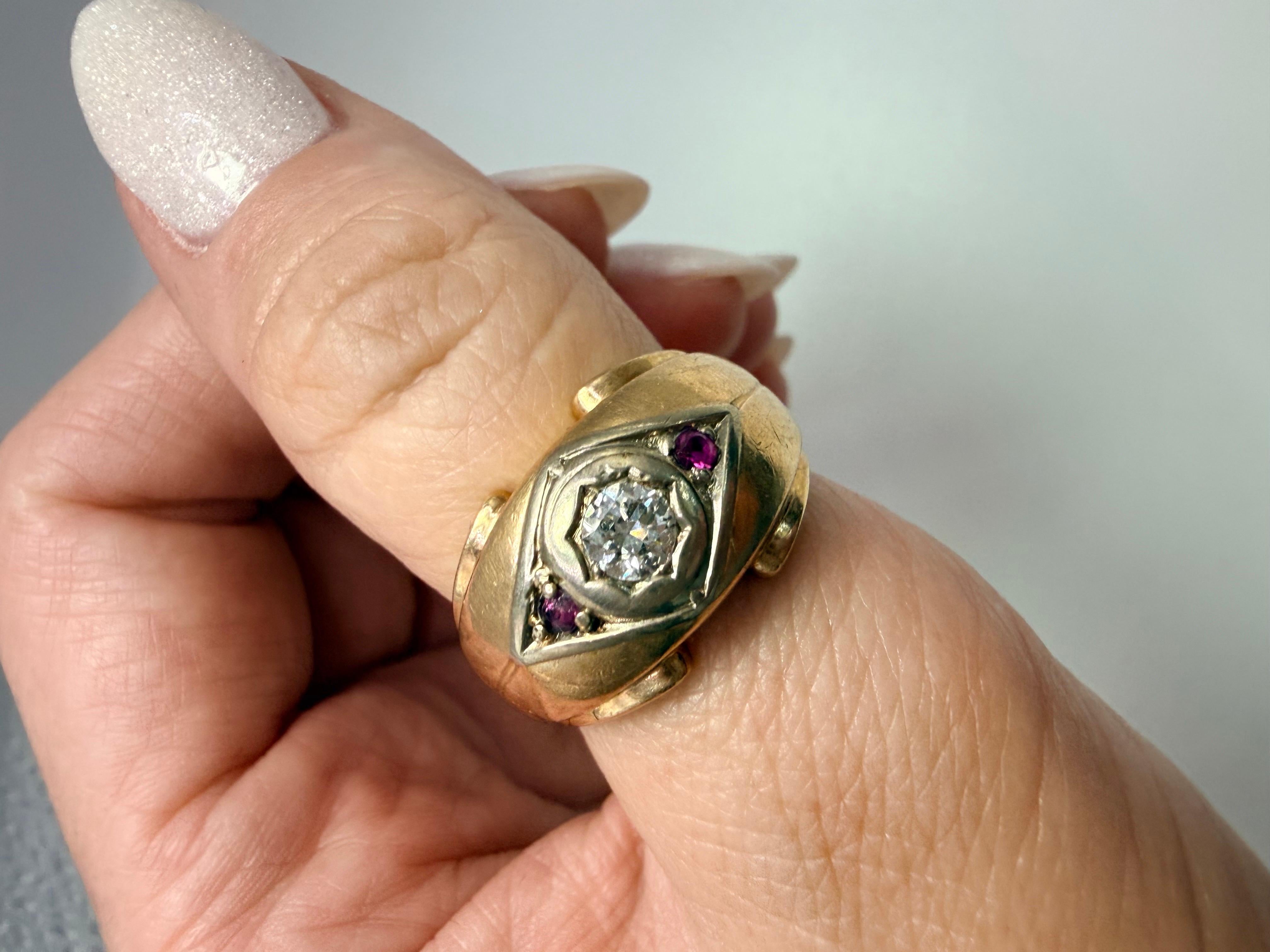 Taglio brillante Vintage ruby and diamond ring 14Kt gold year is unknown in vendita