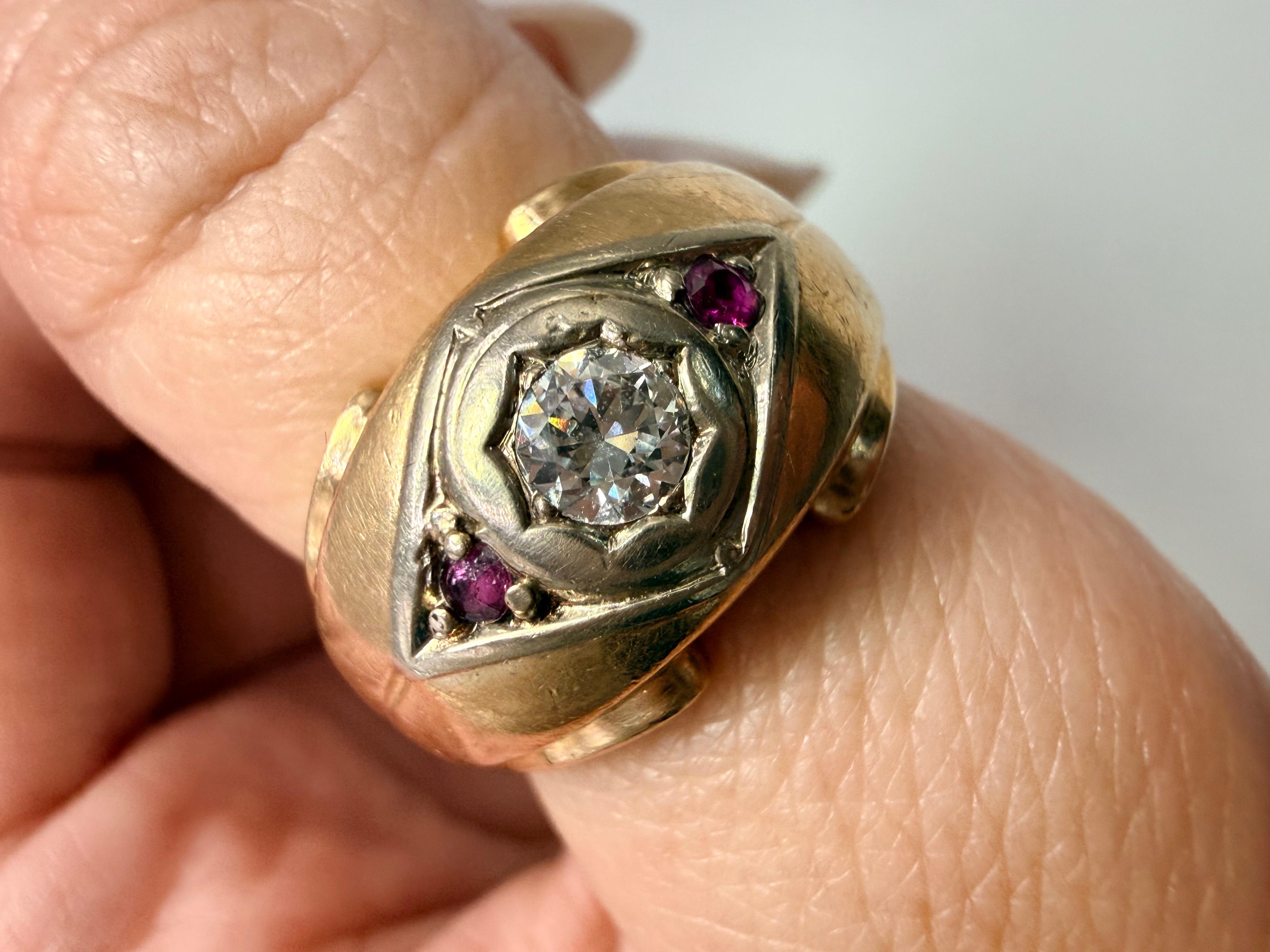 Vintage ruby and diamond ring 14Kt gold year is unknown in vendita 1