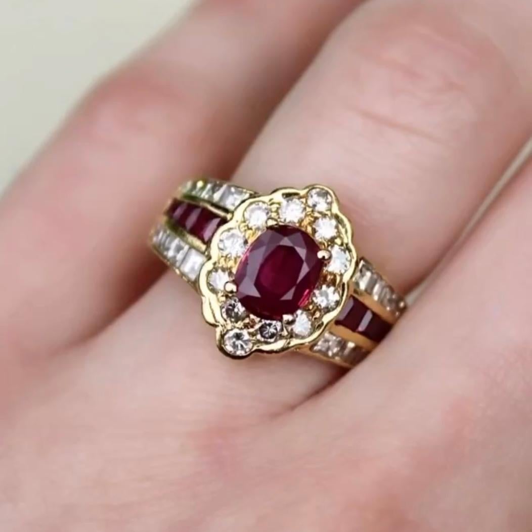 Vintage Ruby and Diamond Ring in 18 Karat Yellow Gold In Good Condition For Sale In NEW ORLEANS, LA