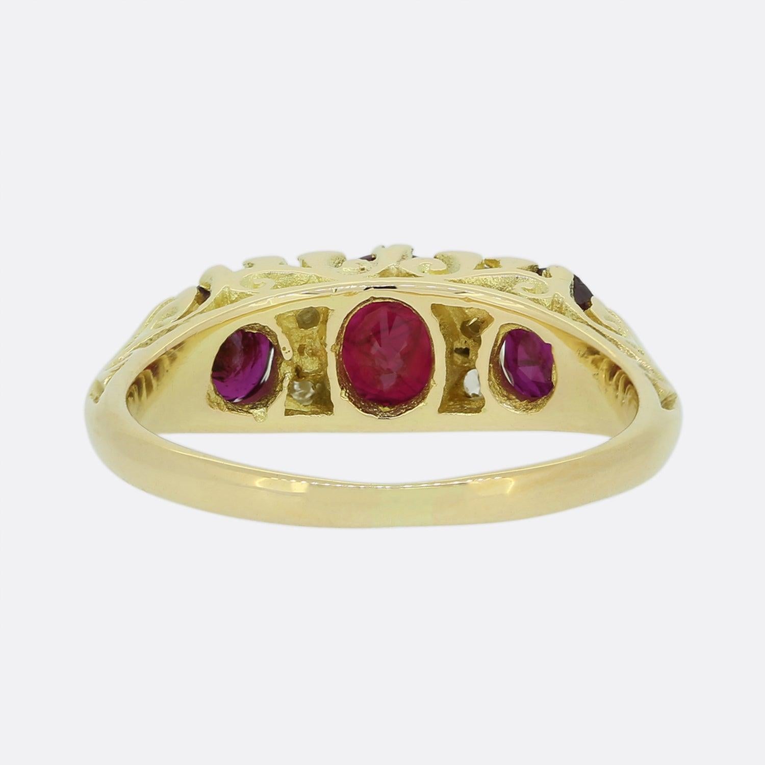 Vintage Ruby and Diamond Three Stone Ring In Good Condition For Sale In London, GB