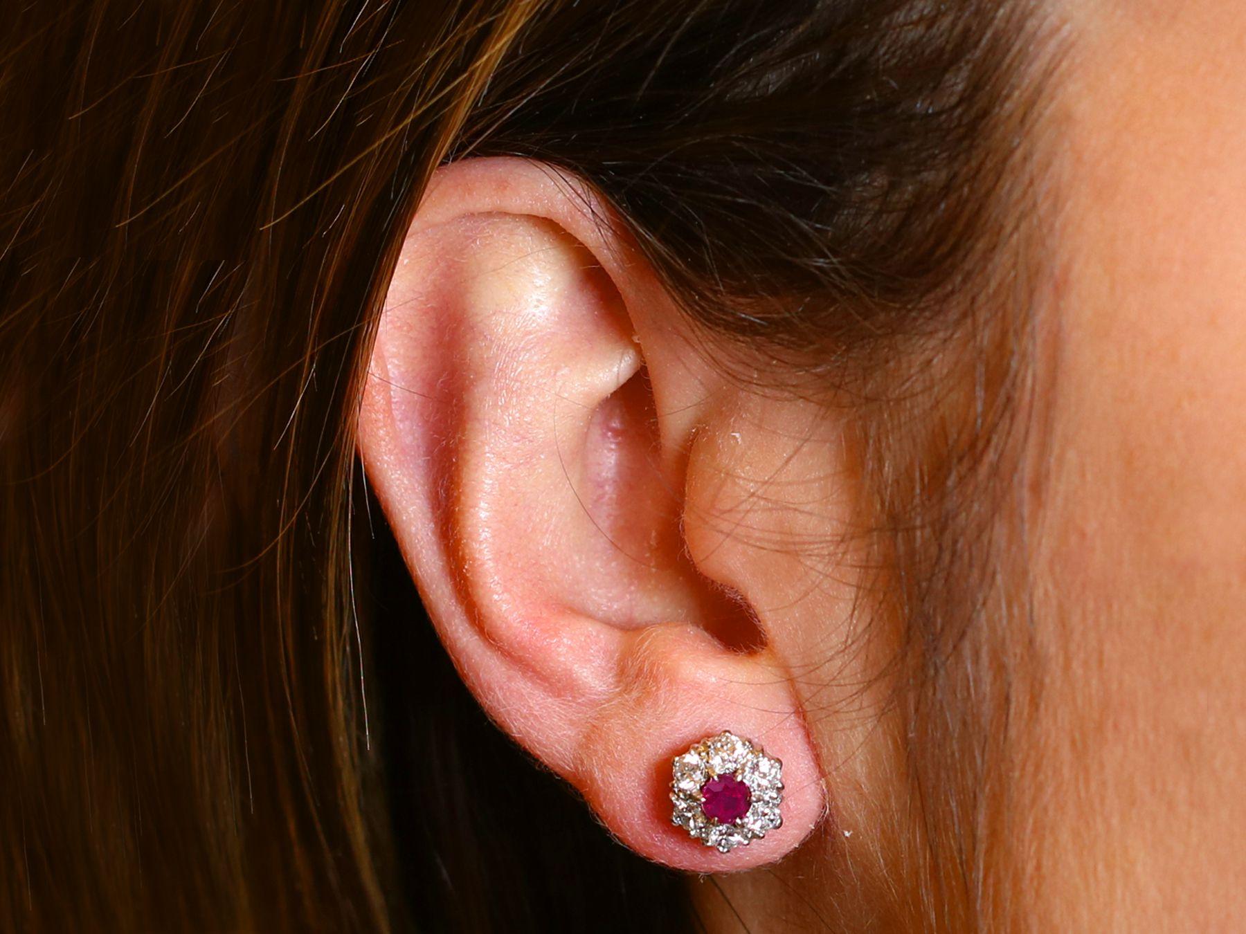 Rubin- und Diamant-Weißgold-Cluster-Ohrringe für Damen oder Herren